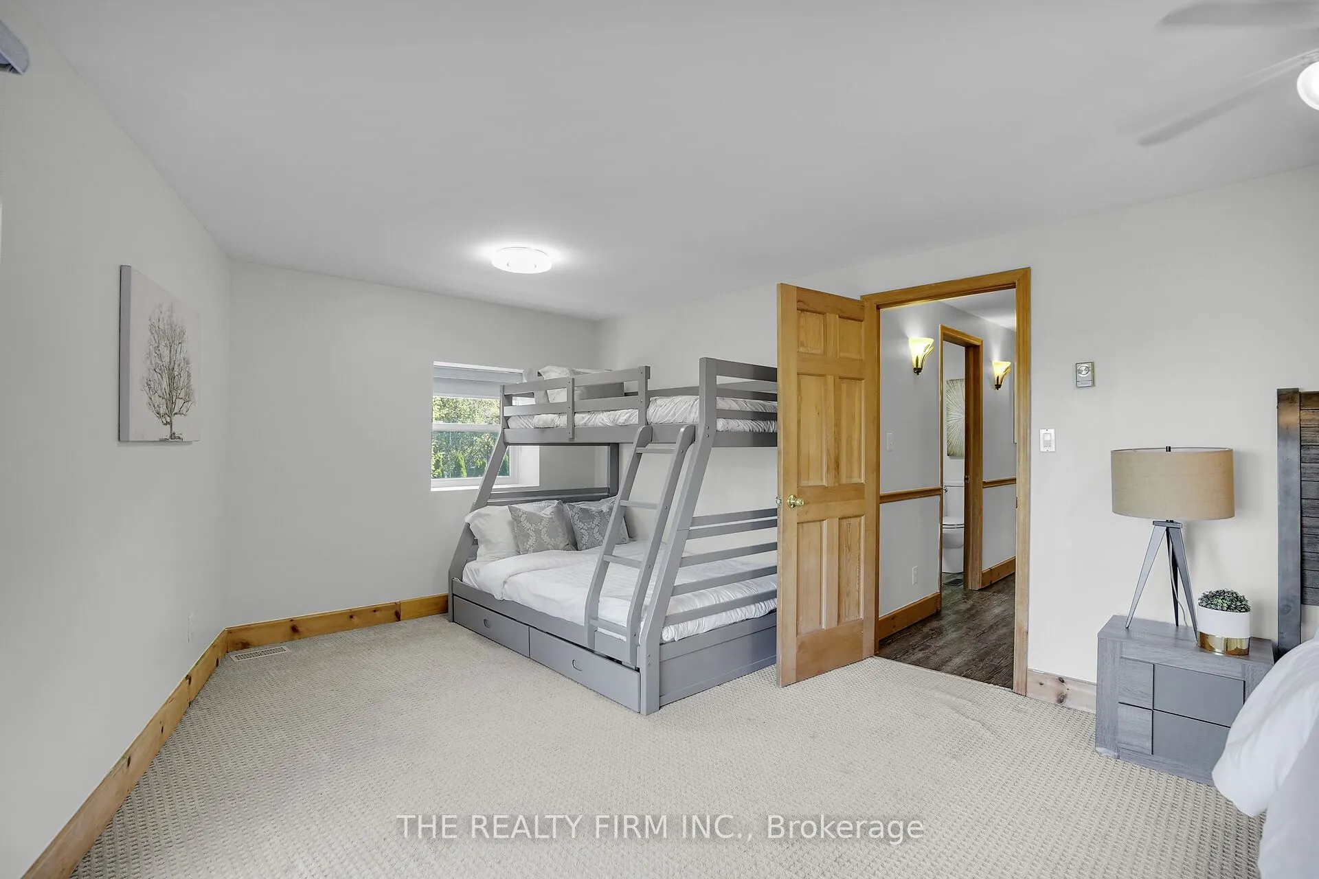 3692 BEVERLY Glen