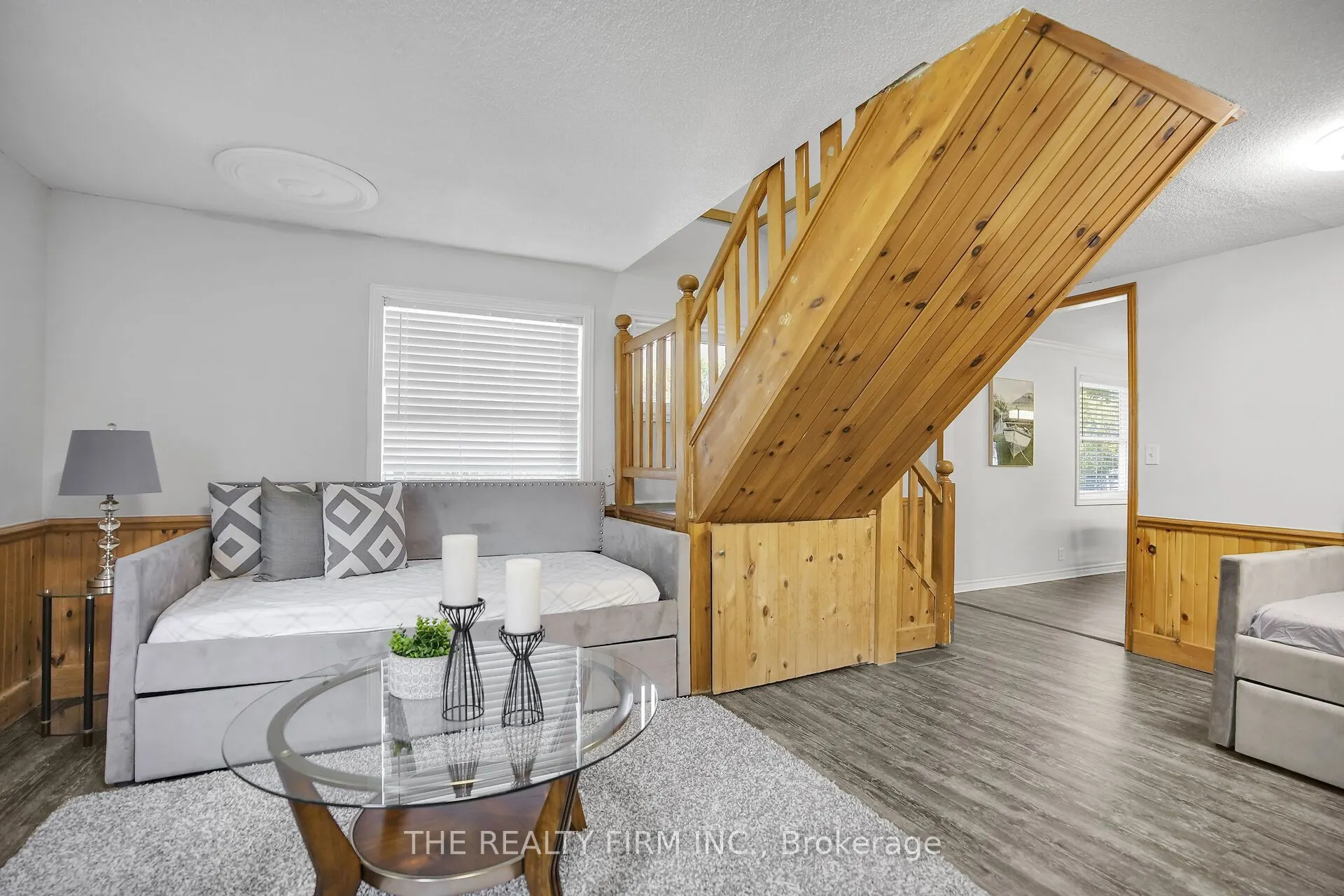 3692 BEVERLY Glen