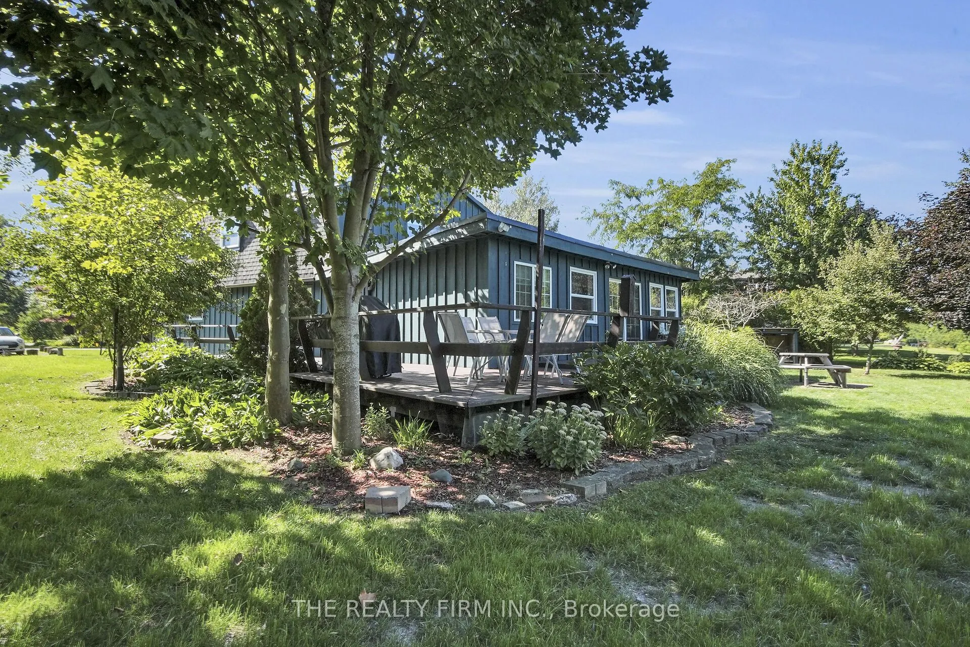 3692 BEVERLY Glen