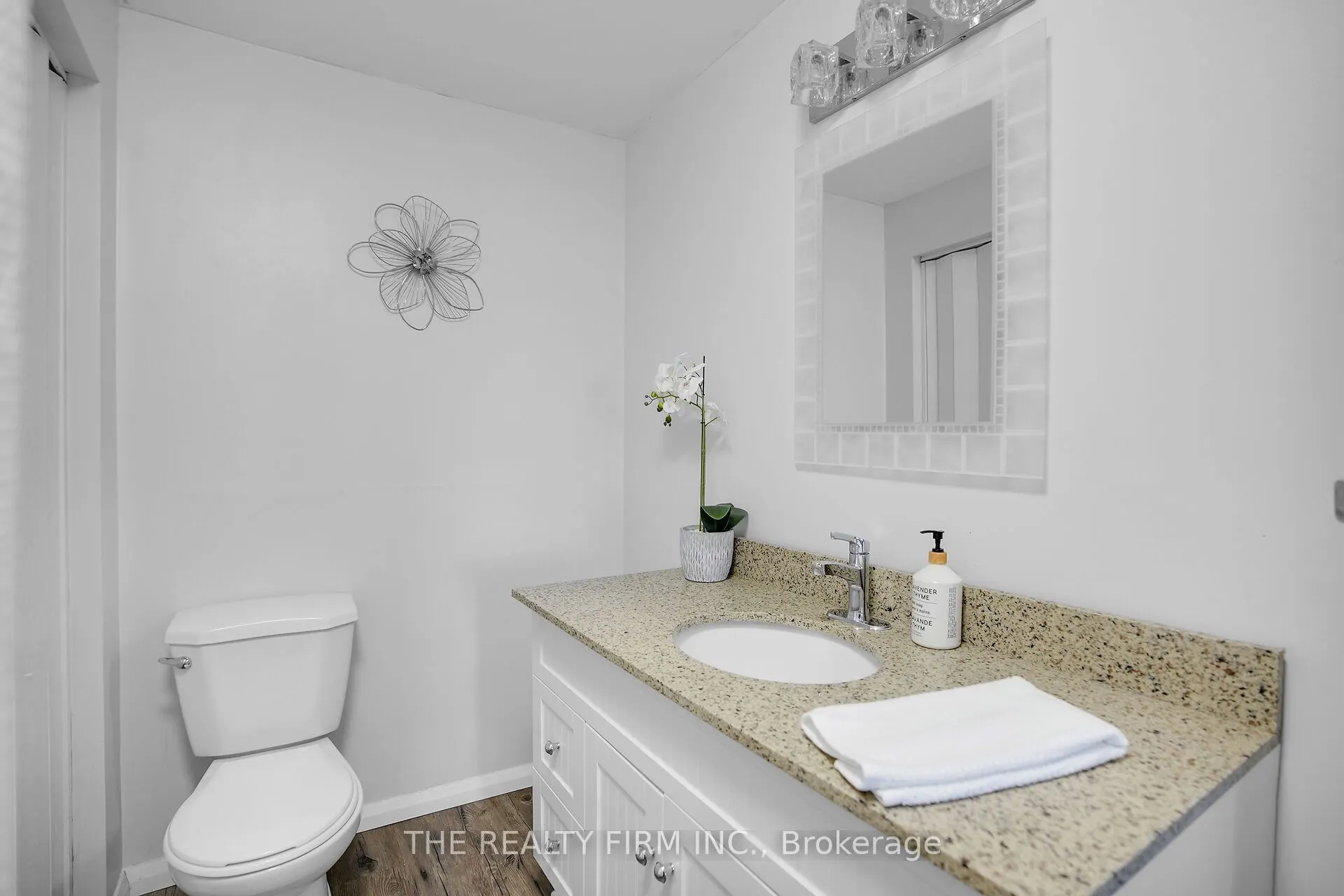 3692 BEVERLY Glen