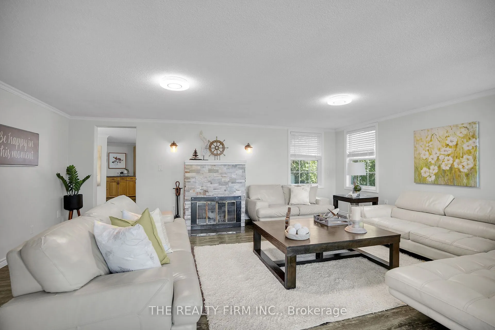 3692 BEVERLY Glen