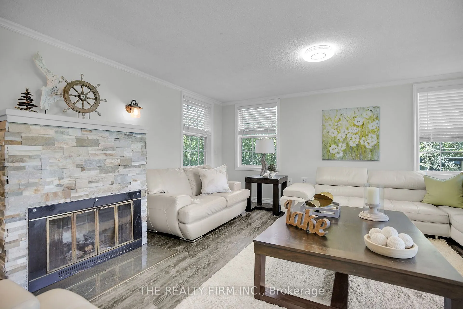 3692 BEVERLY Glen
