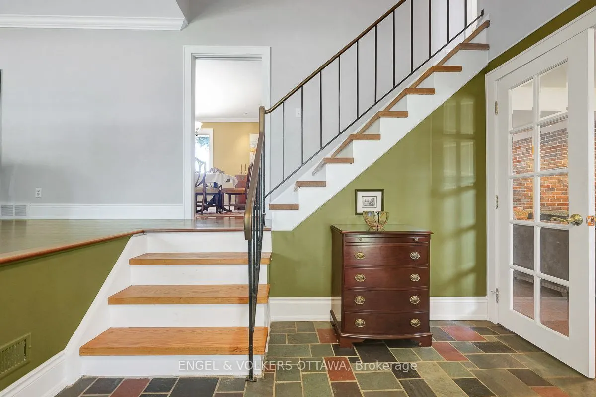 3 Mohawk Crescent