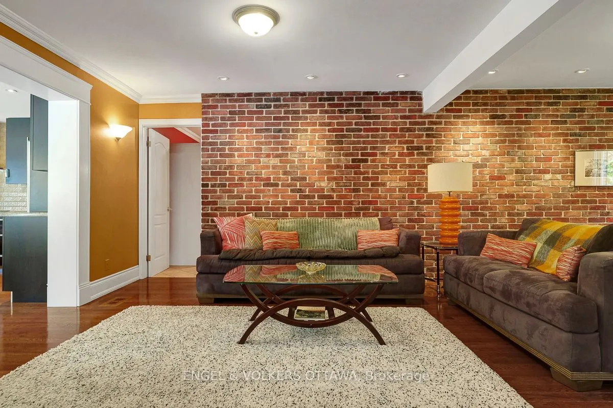 3 Mohawk Crescent