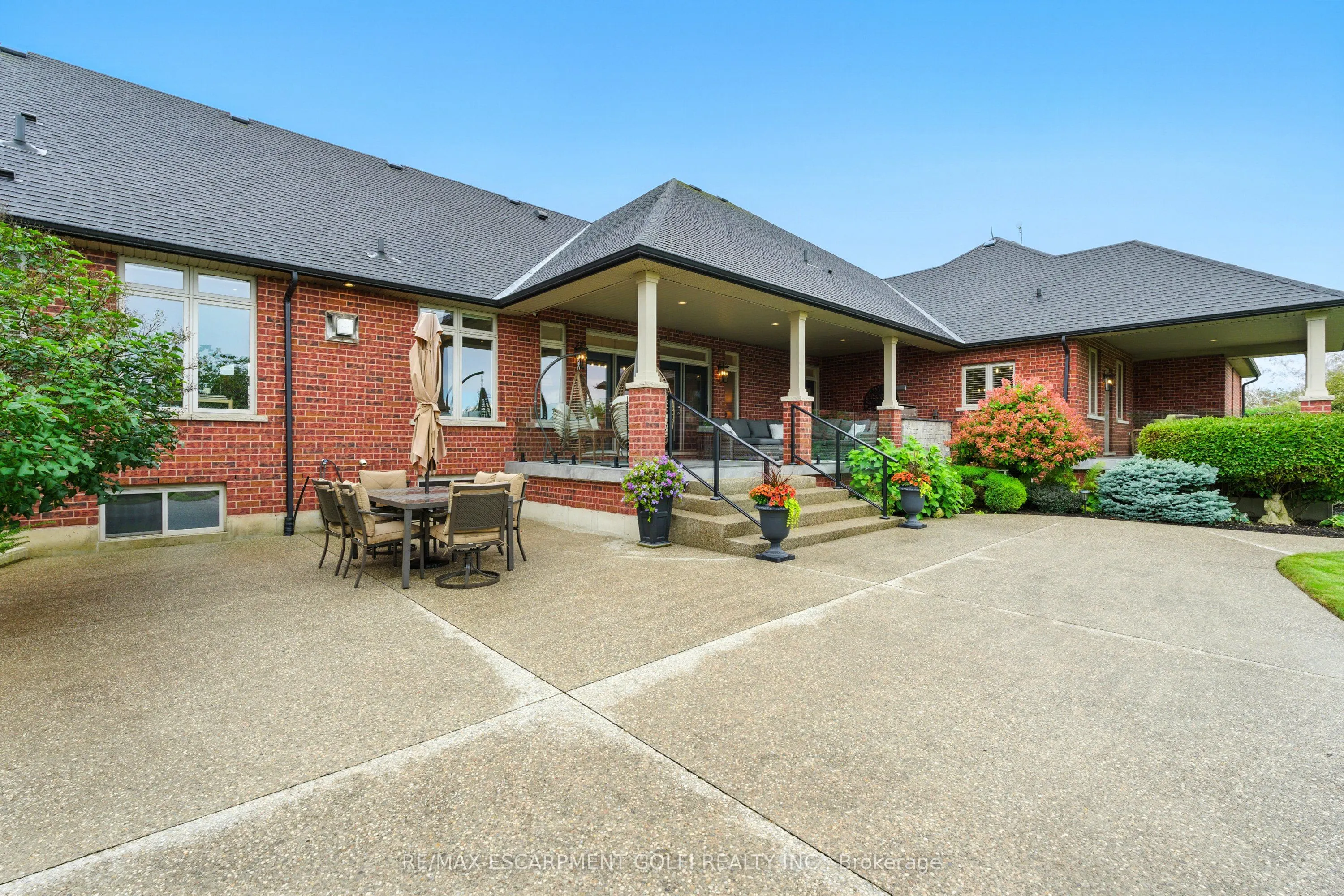 56 Gatepost Place