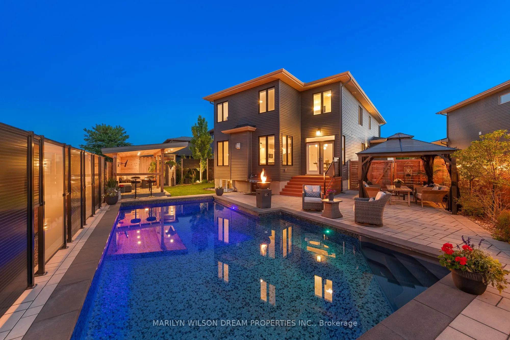 228 Onyx Crescent