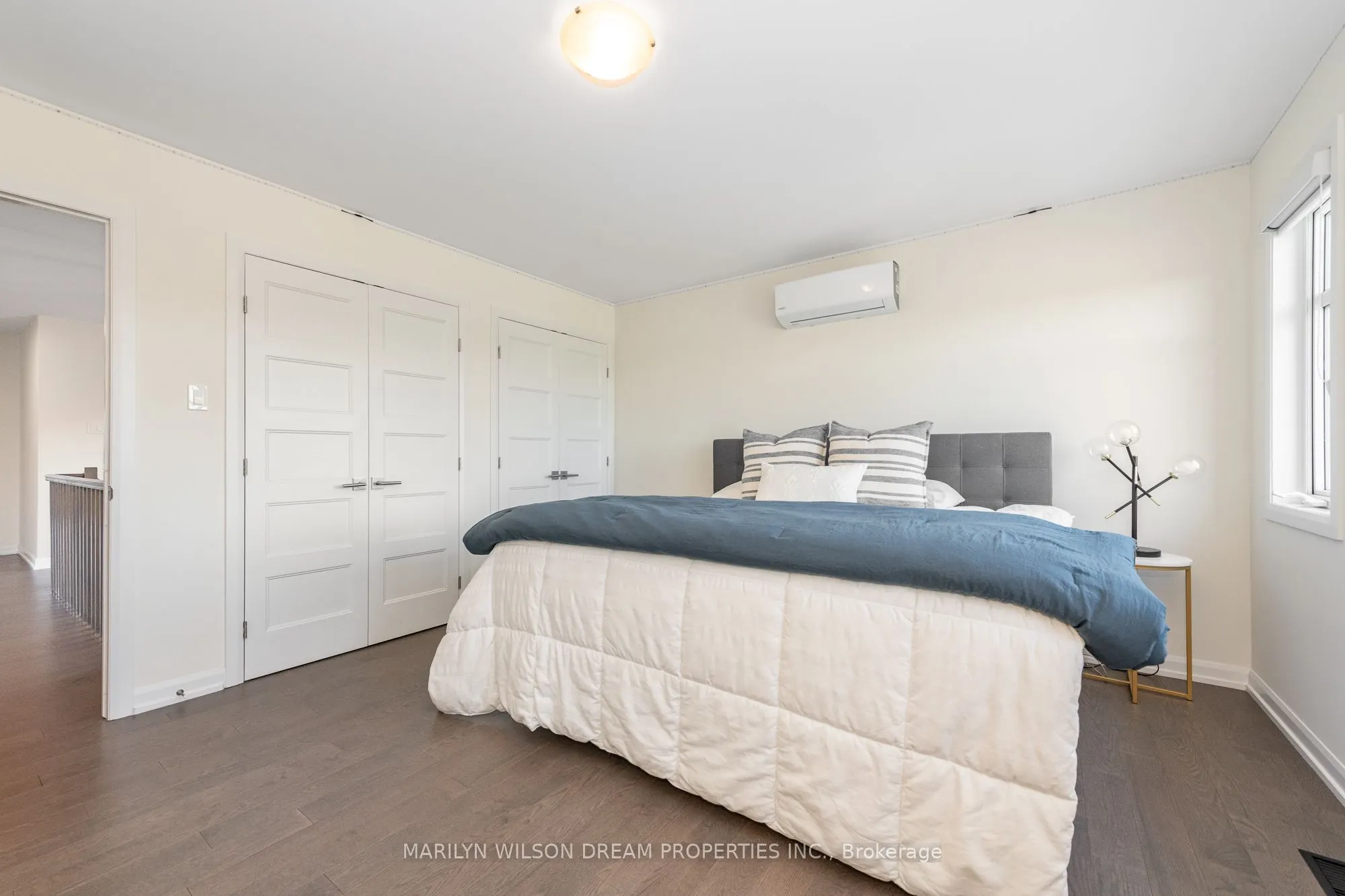 228 Onyx Crescent