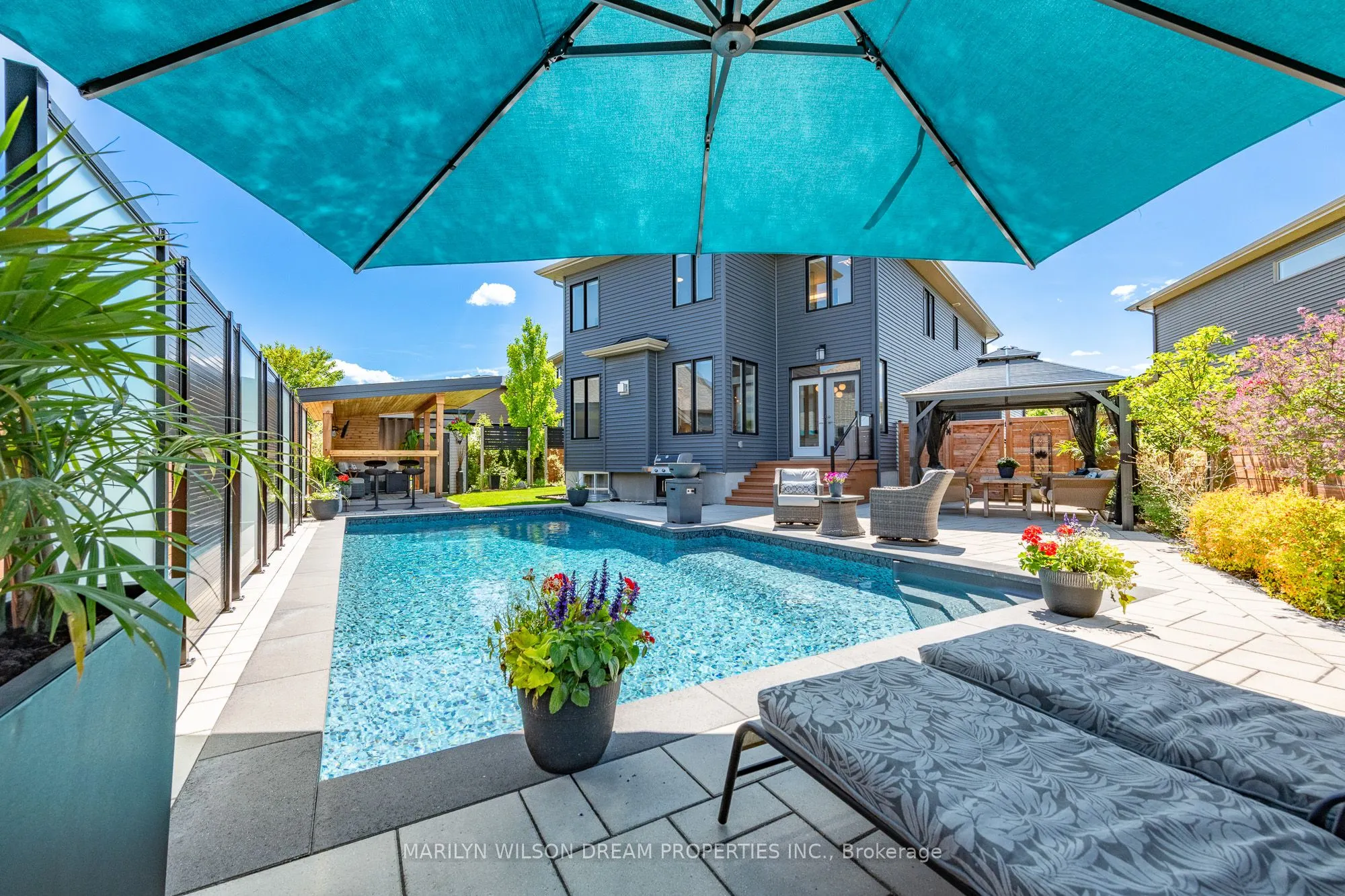 228 Onyx Crescent