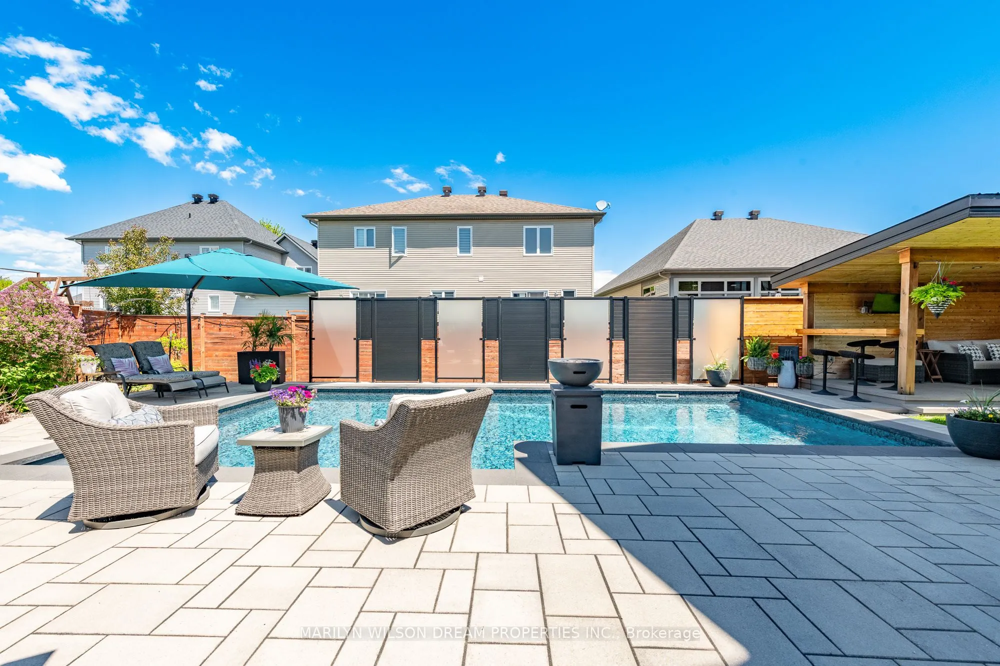 228 Onyx Crescent