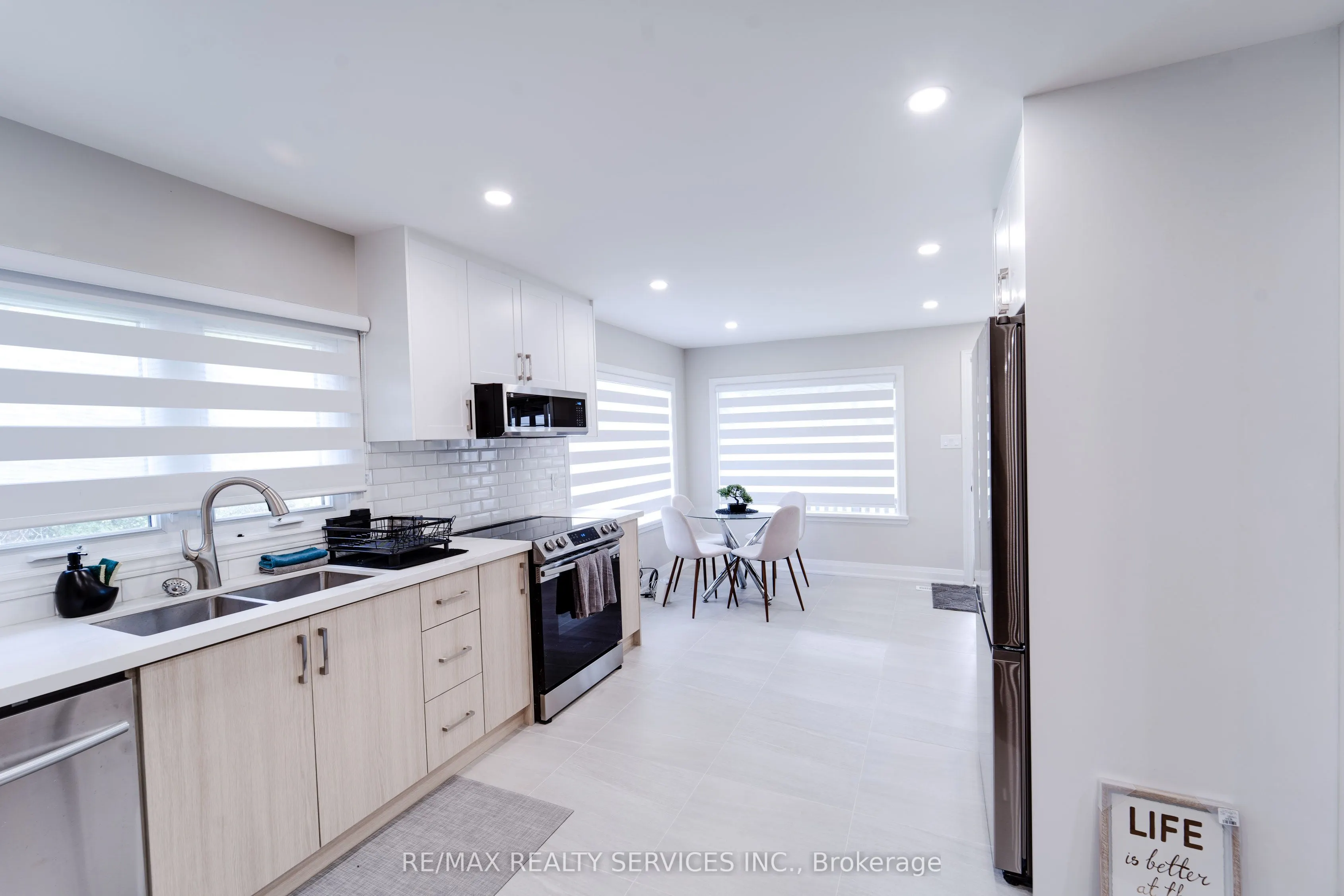 885 Glen Cedar Drive