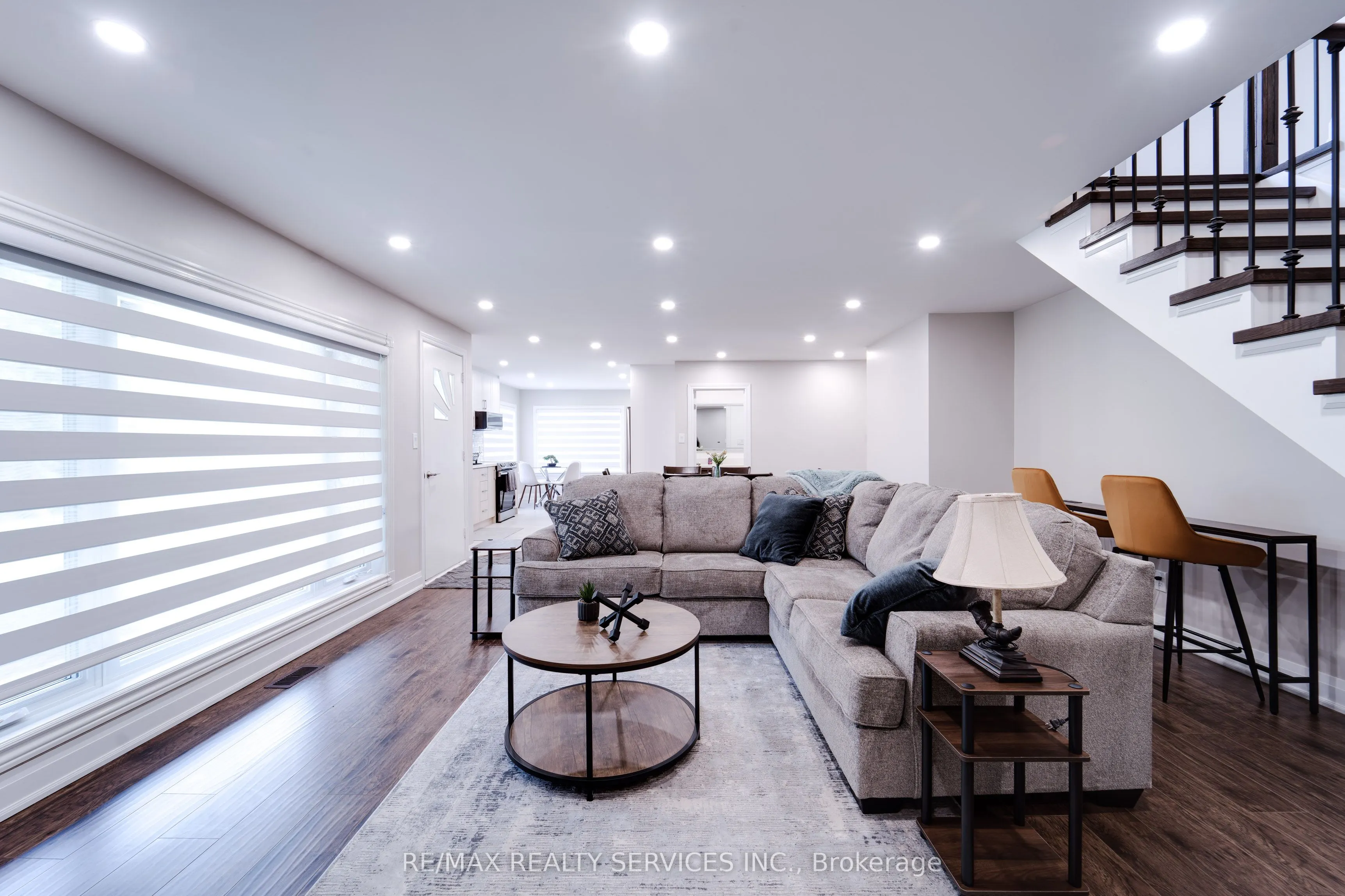 885 Glen Cedar Drive