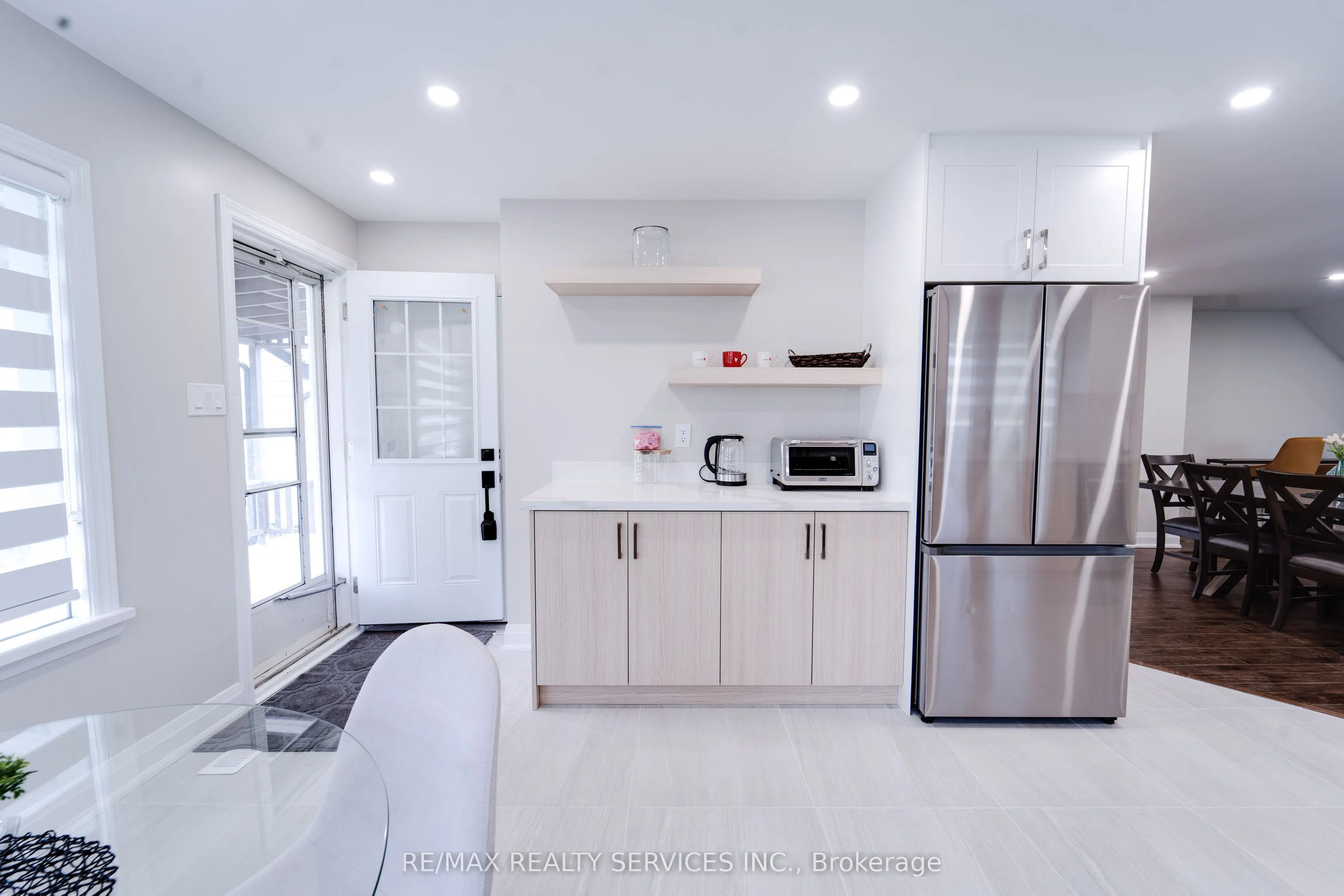 885 Glen Cedar Drive