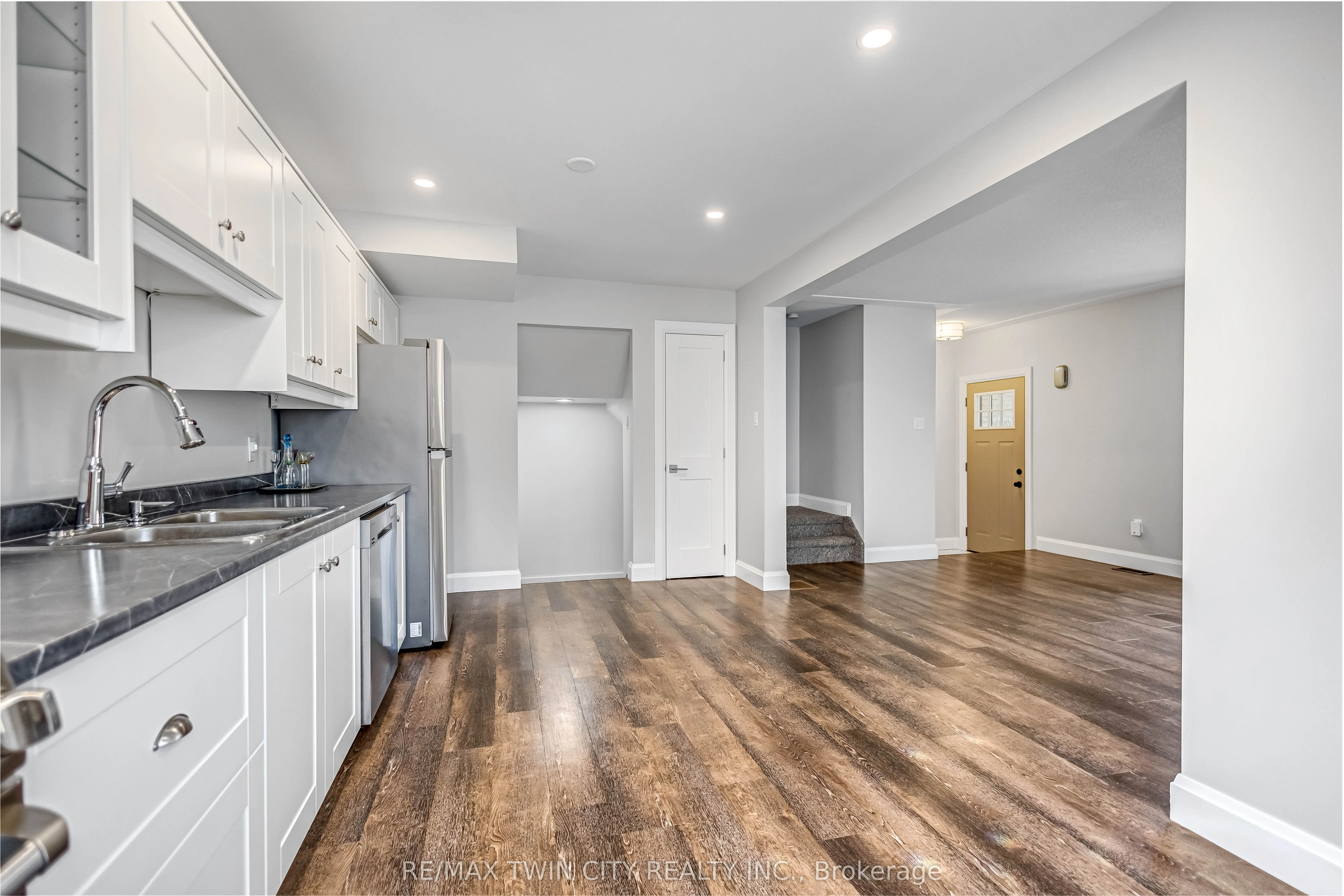 8 Oakhill Drive, #A