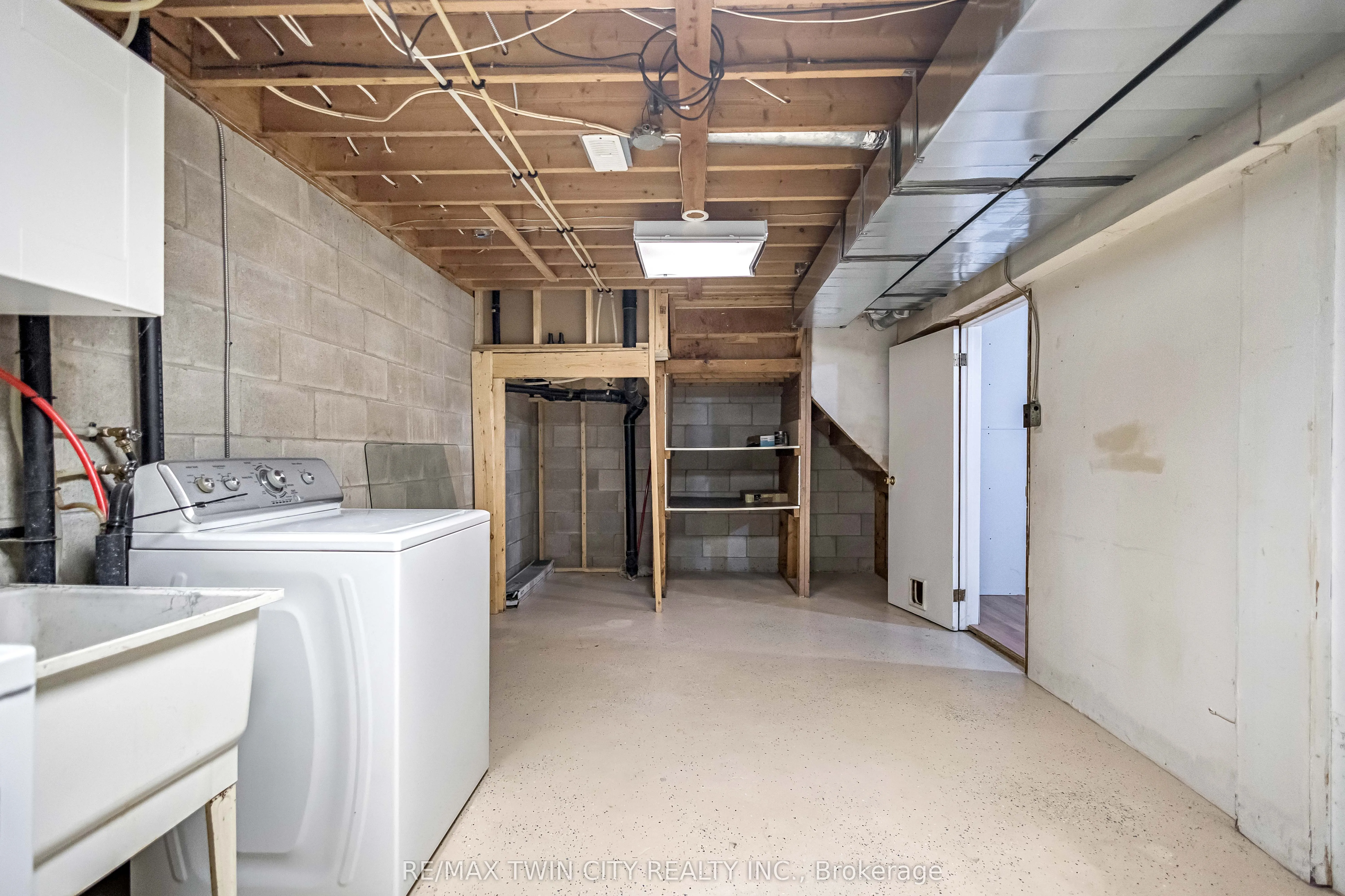 8 Oakhill Drive, #A