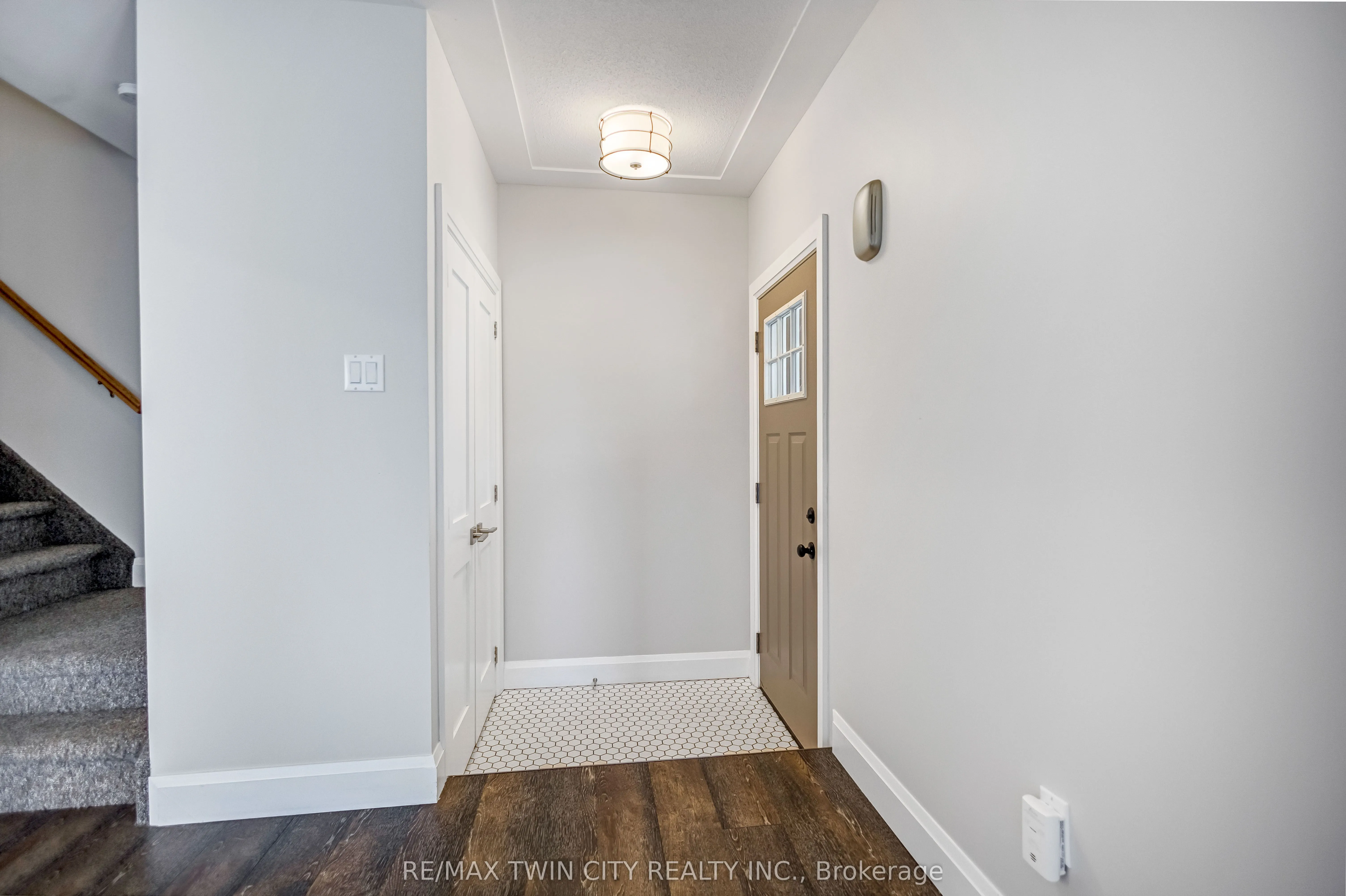 8 Oakhill Drive, #A