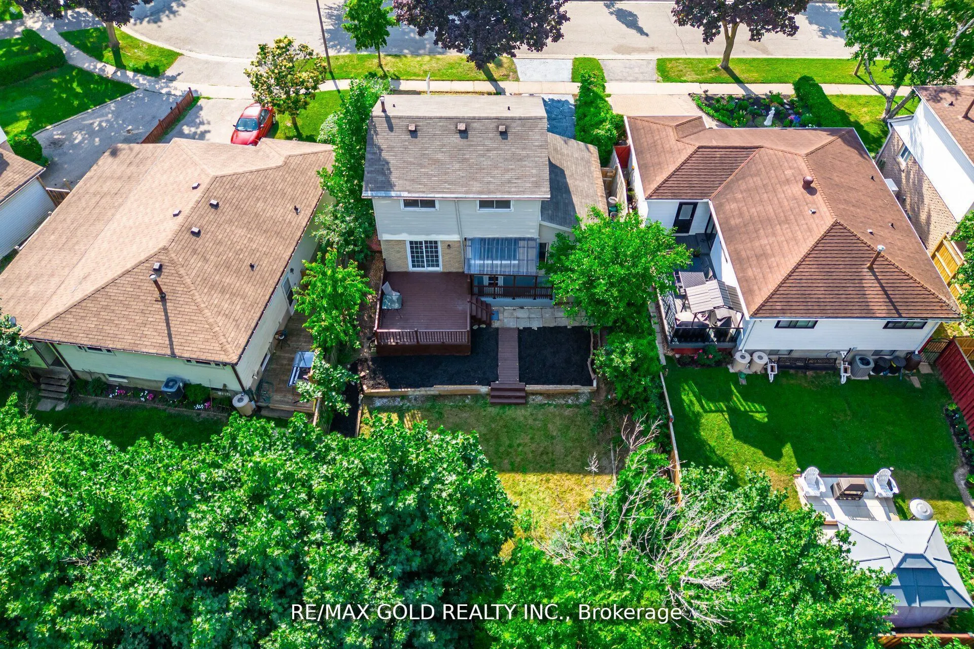 212 Cedarwoods Crescent