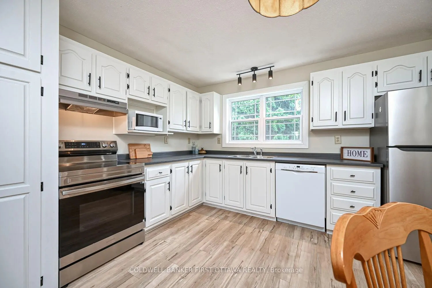 22 Poole Creek Crescent