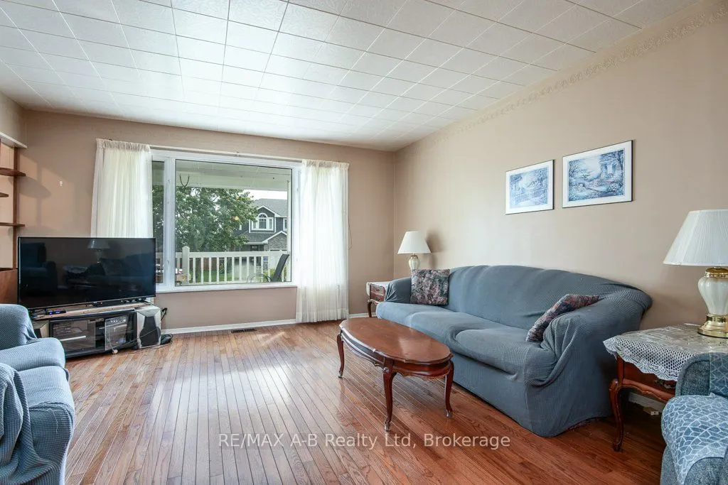 2210 William Shakespeare Street
