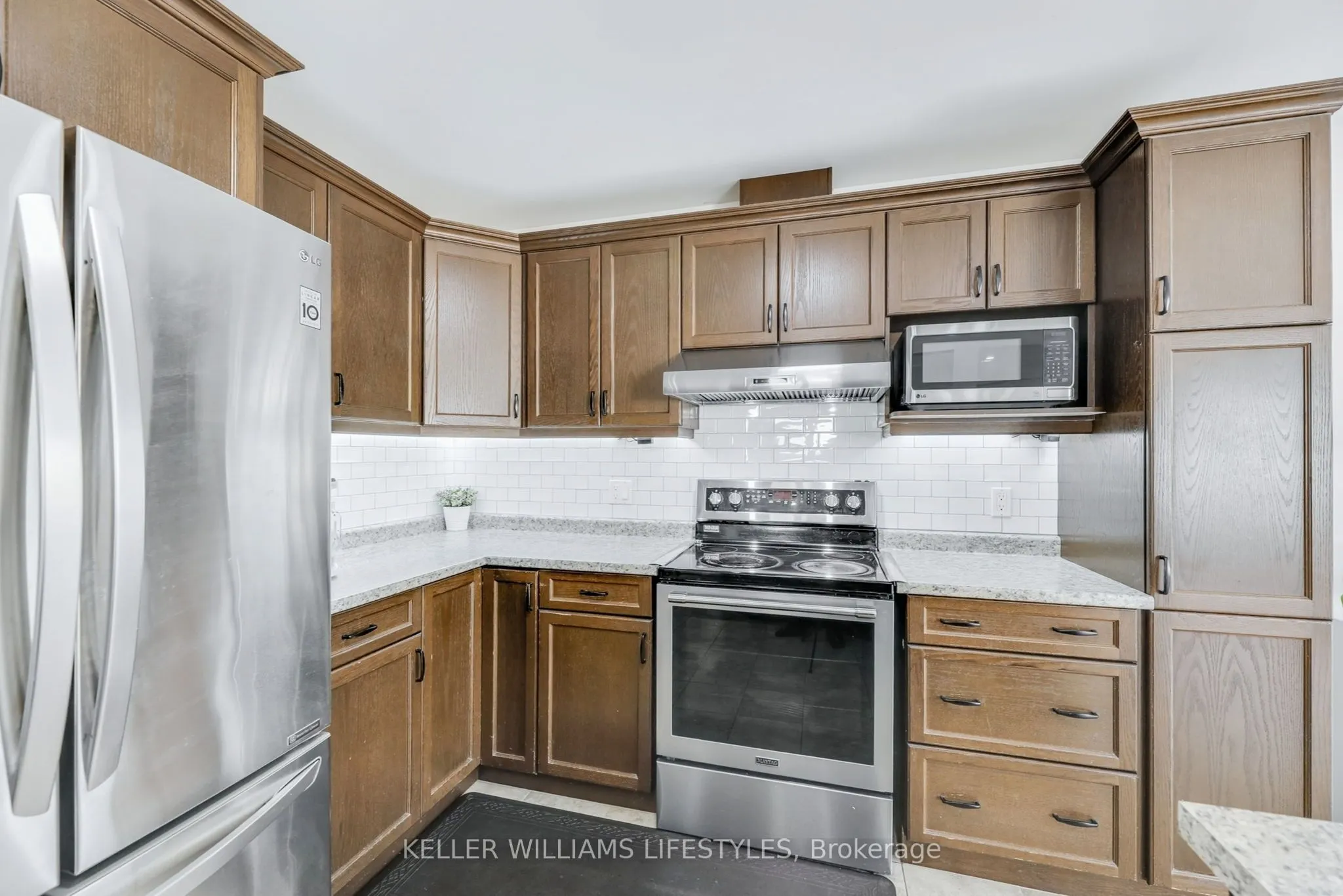 940 GRENFELL Drive