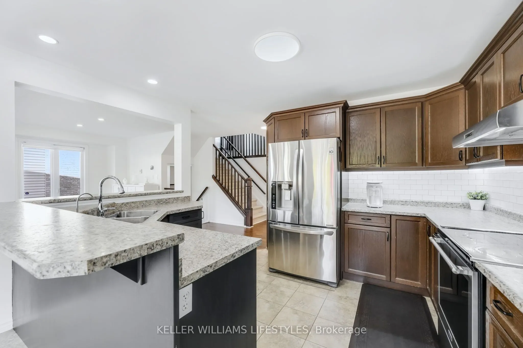 940 GRENFELL Drive
