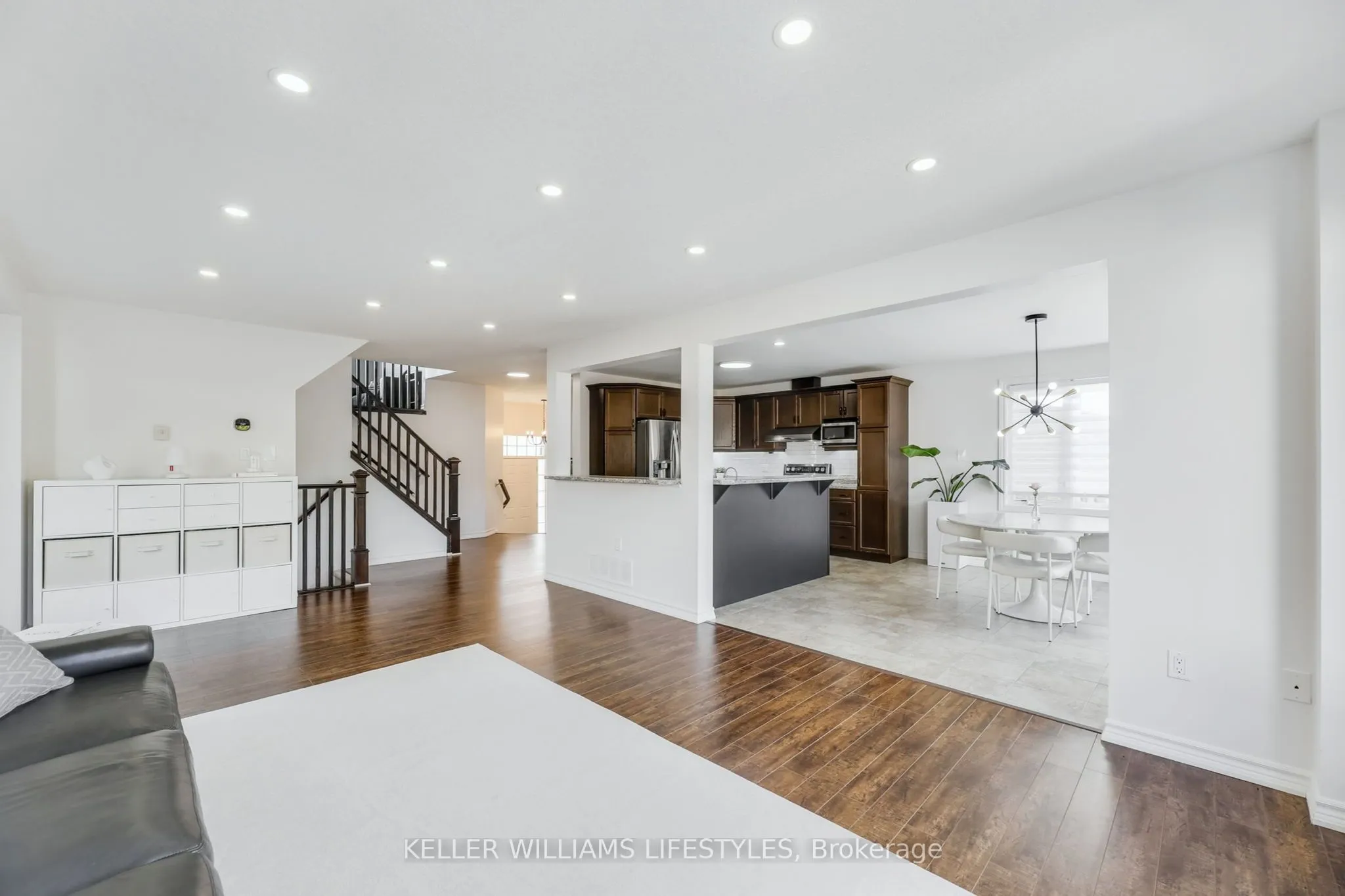 940 GRENFELL Drive