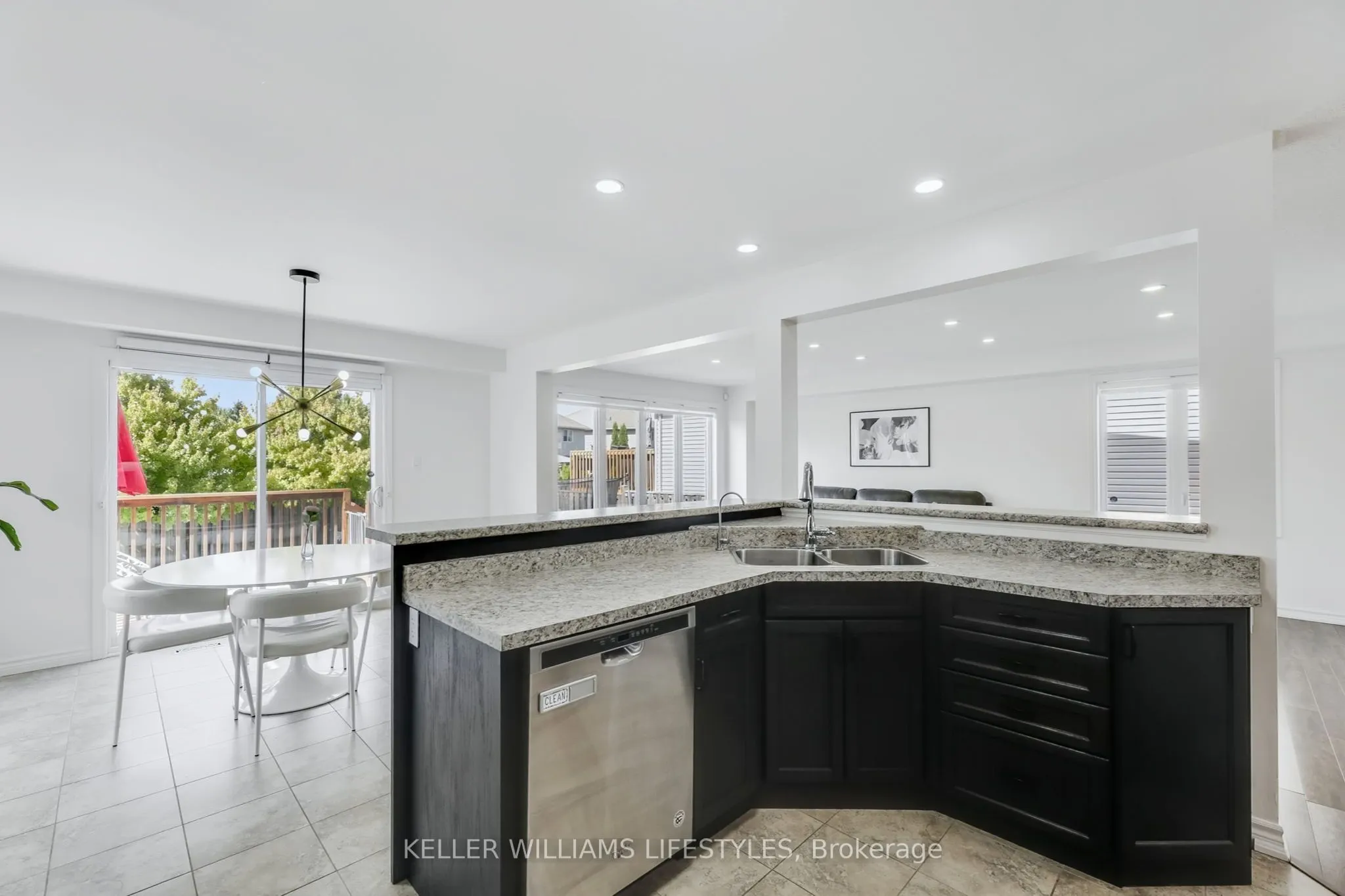 940 GRENFELL Drive