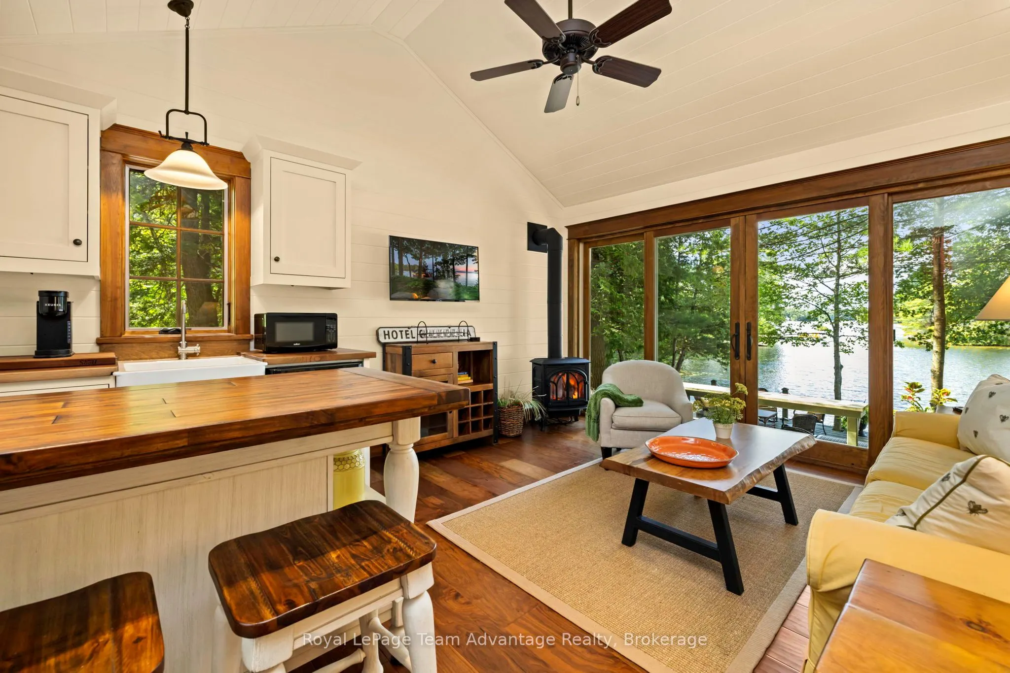 5 Fallingview Trail