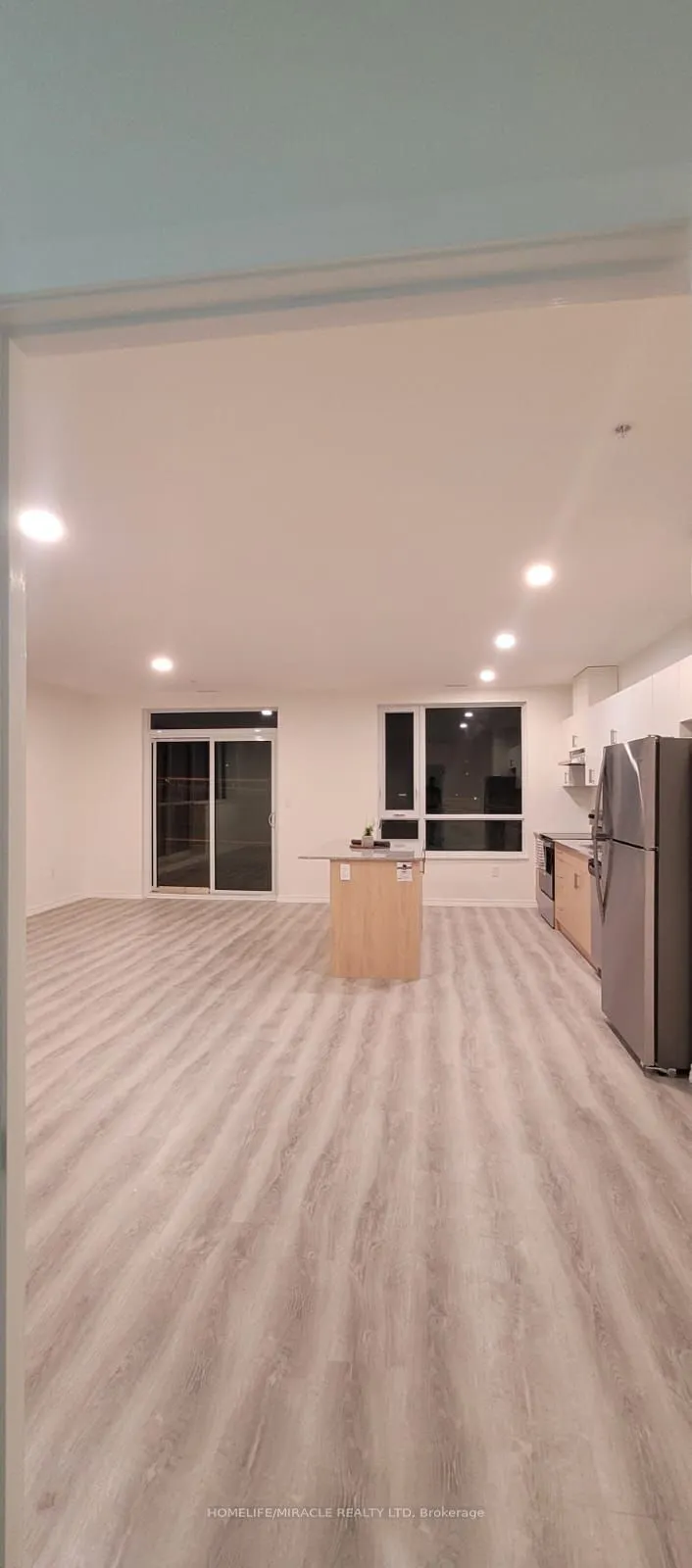 1098 Paisley Road, #212