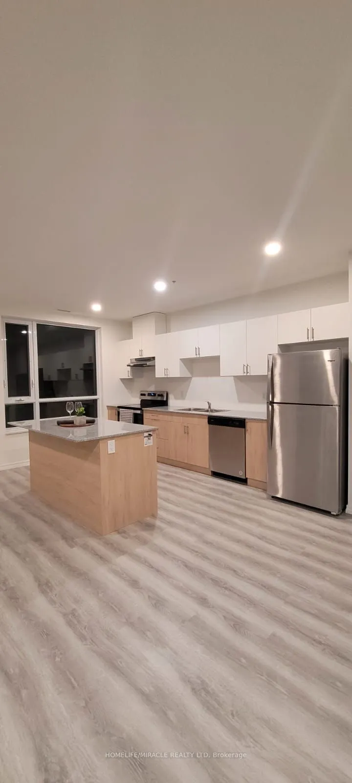 1098 Paisley Road, #212
