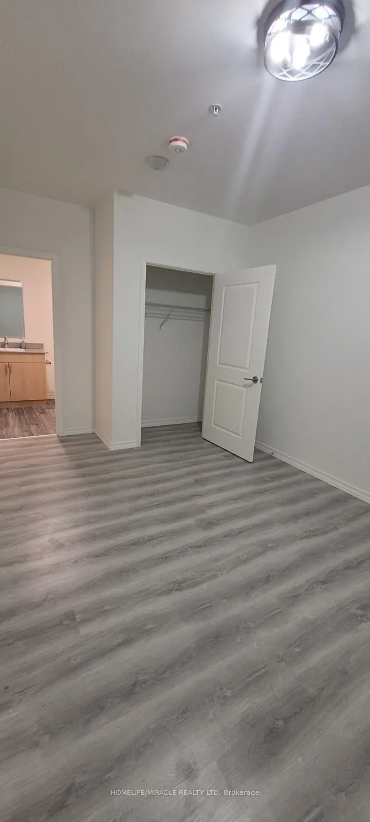 1098 Paisley Road, #212