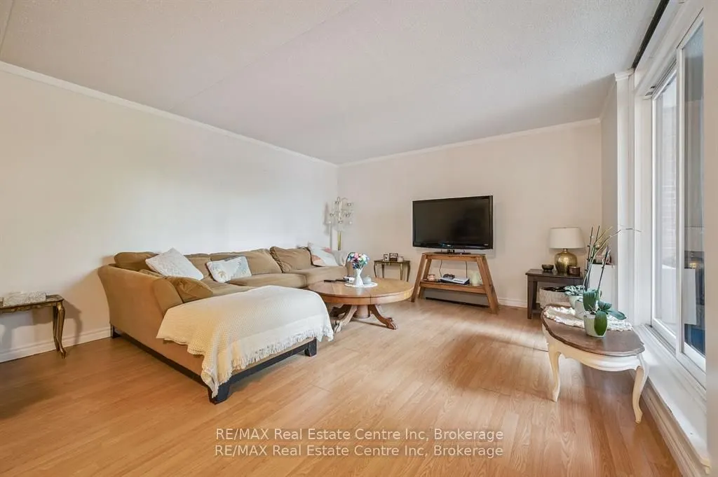 65 Silvercreek Parkway N, #310