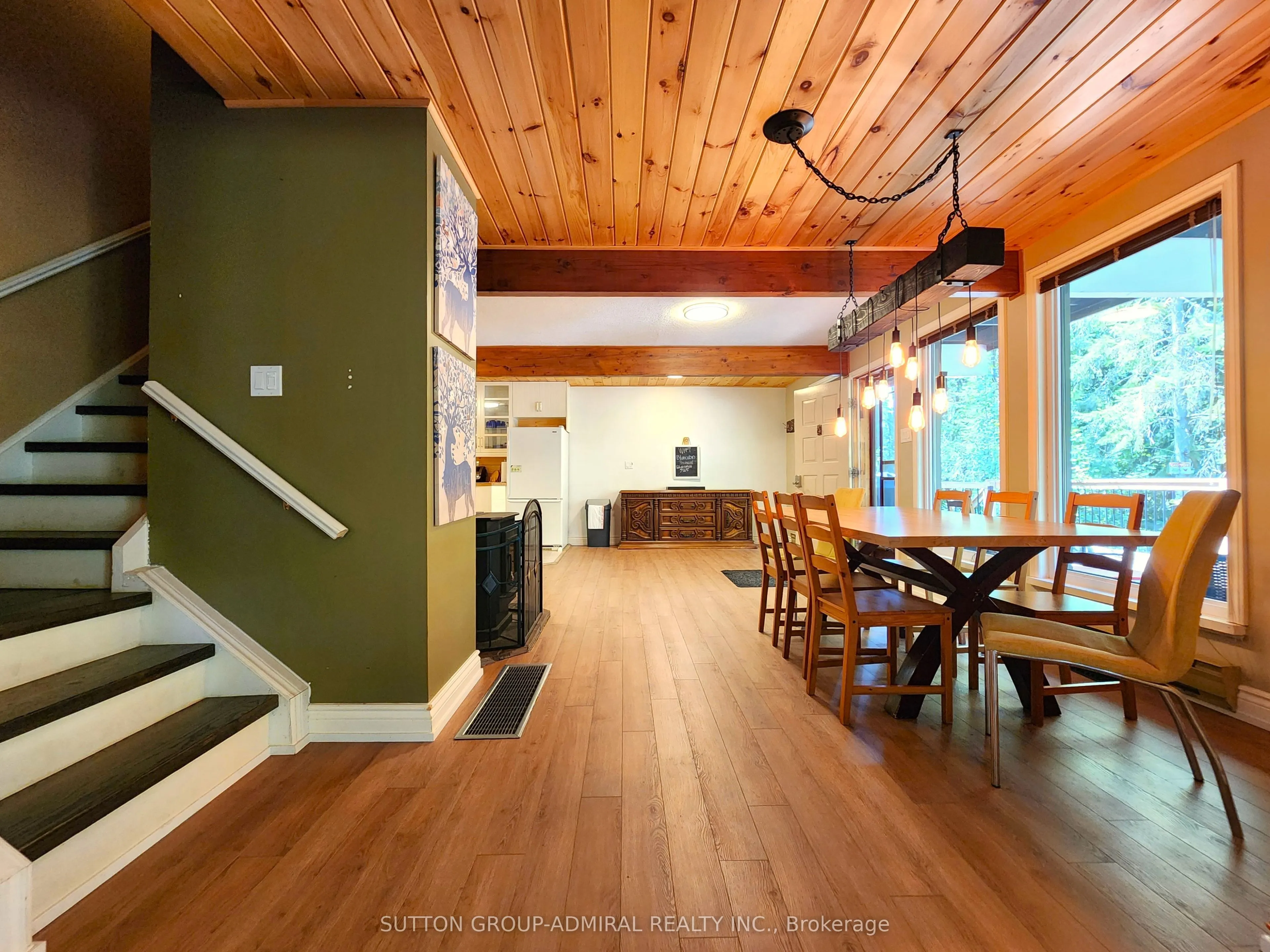 525 Waltonian Drive