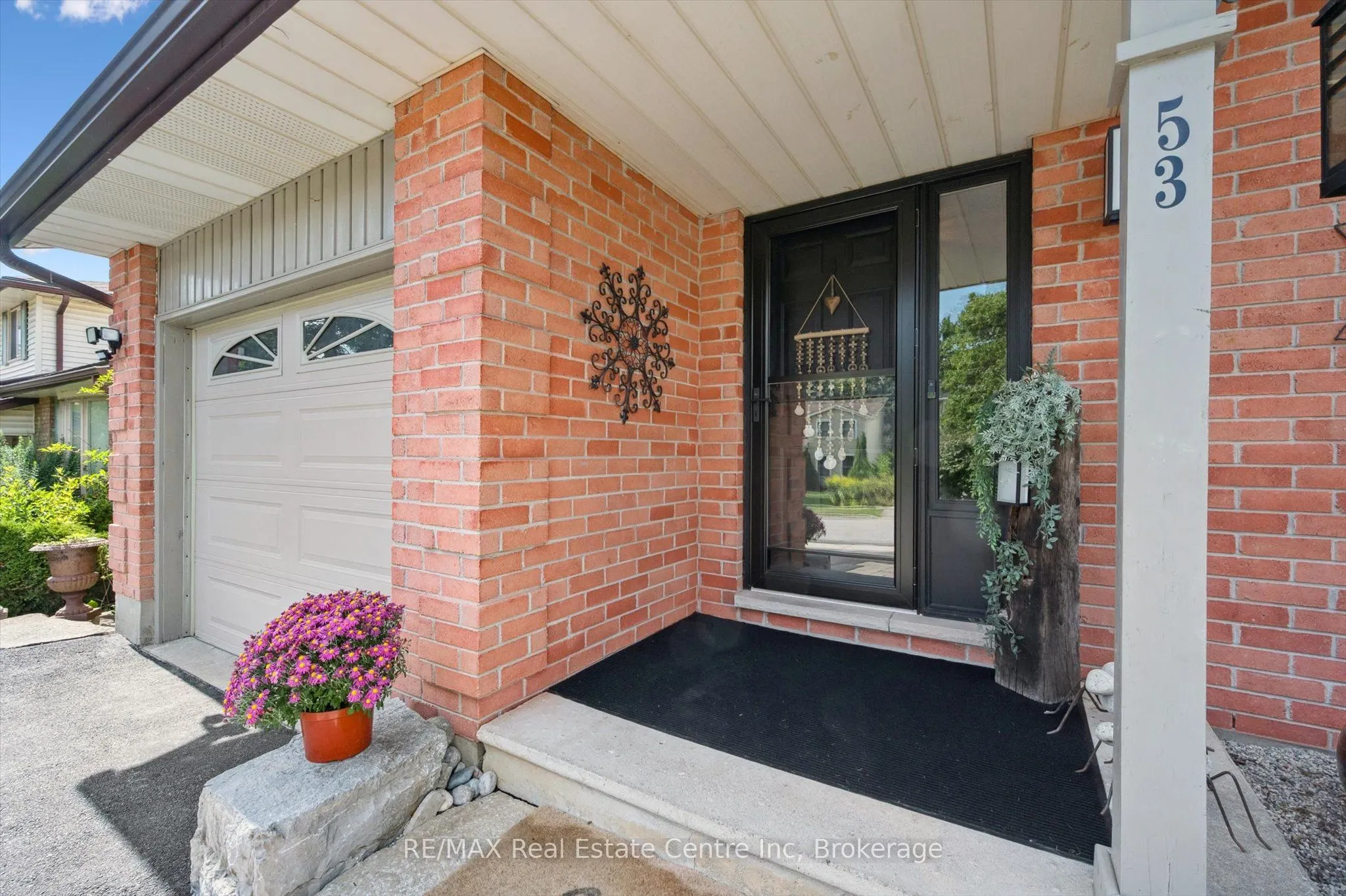 53 Rochelle Drive