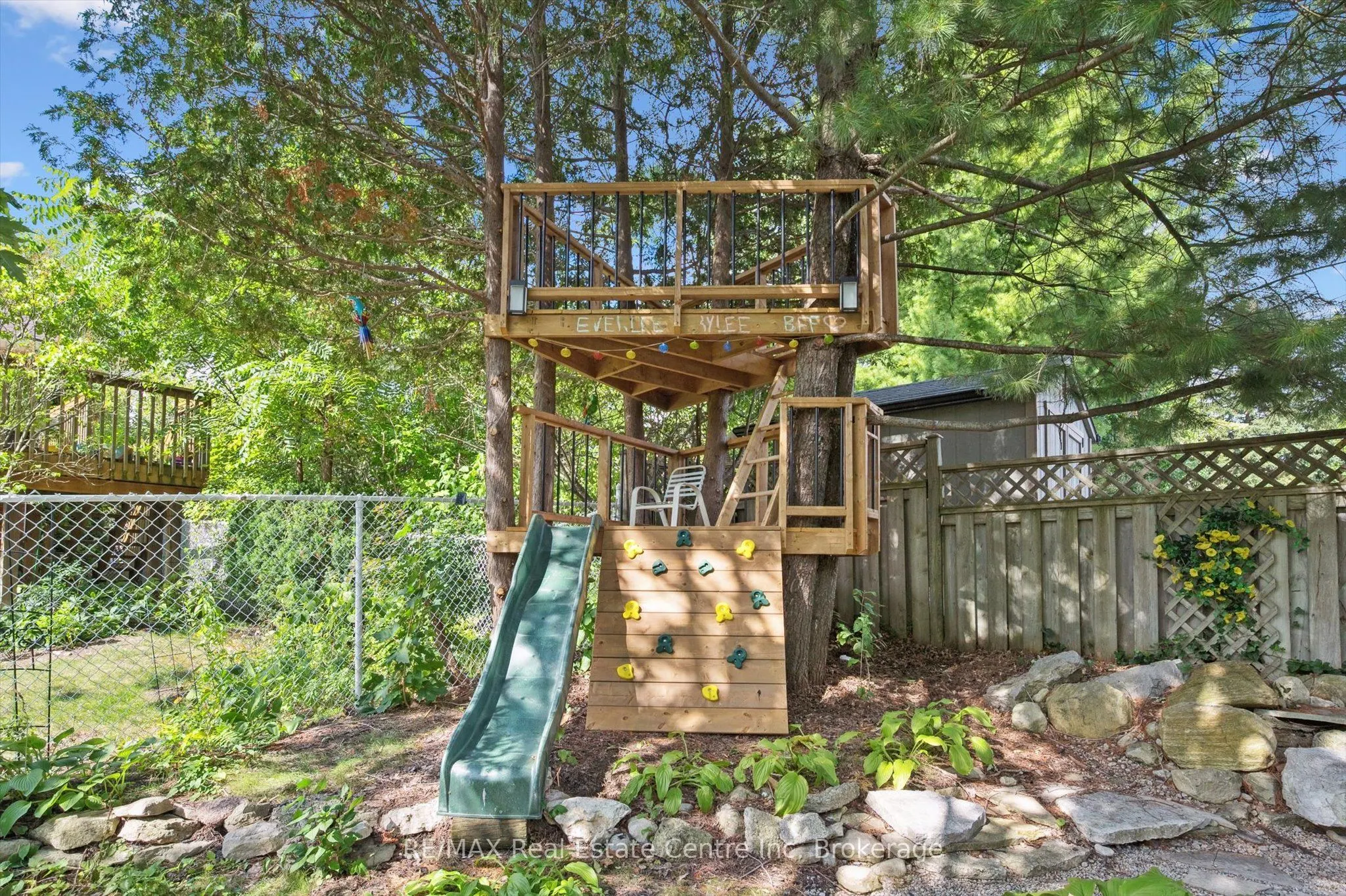 53 Rochelle Drive