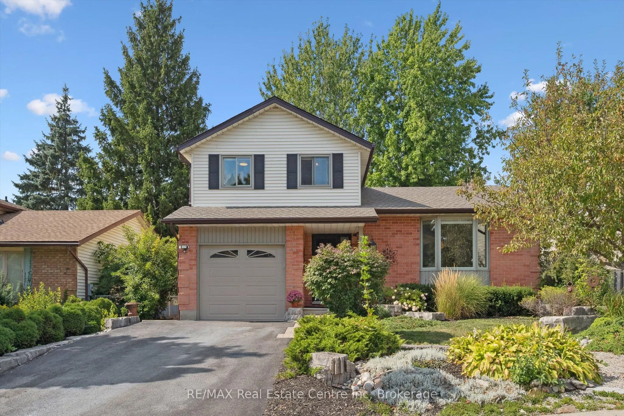 53 Rochelle Drive