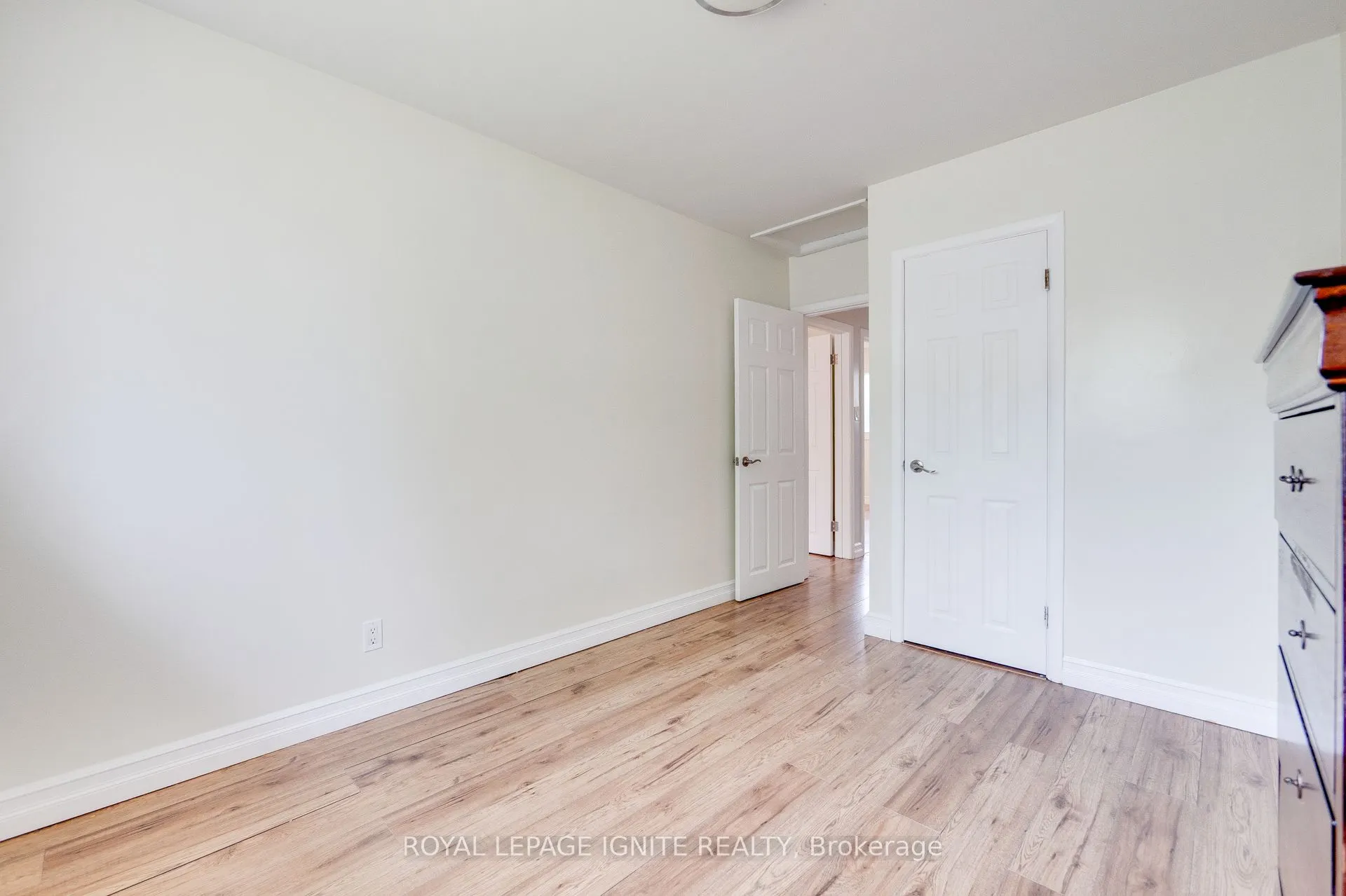 1761 Daleview Crescent