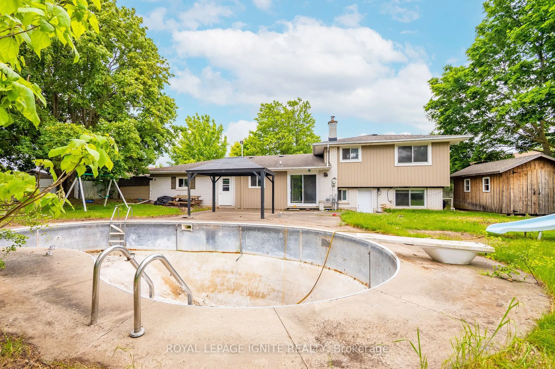 1761 Daleview Crescent