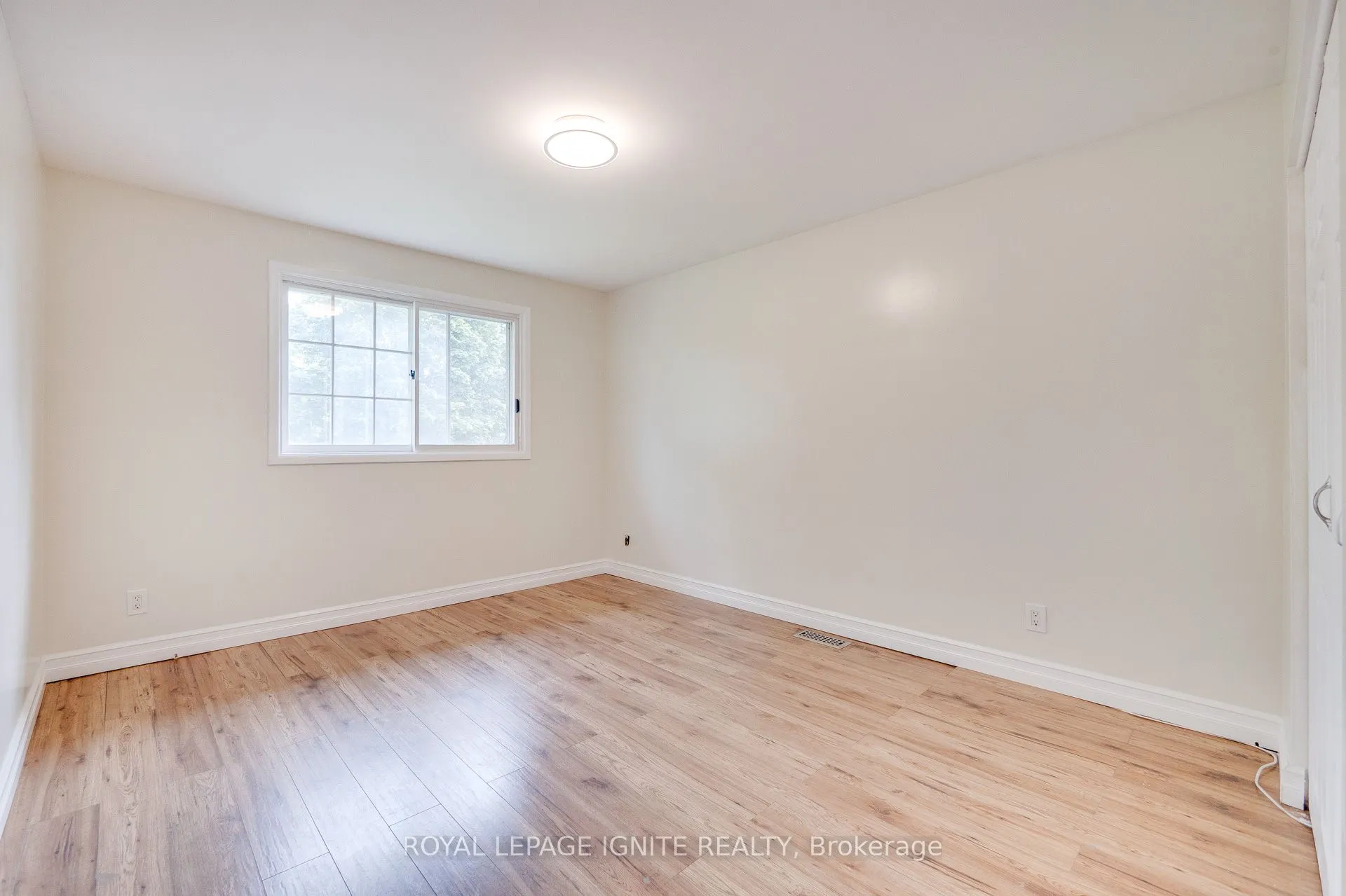 1761 Daleview Crescent