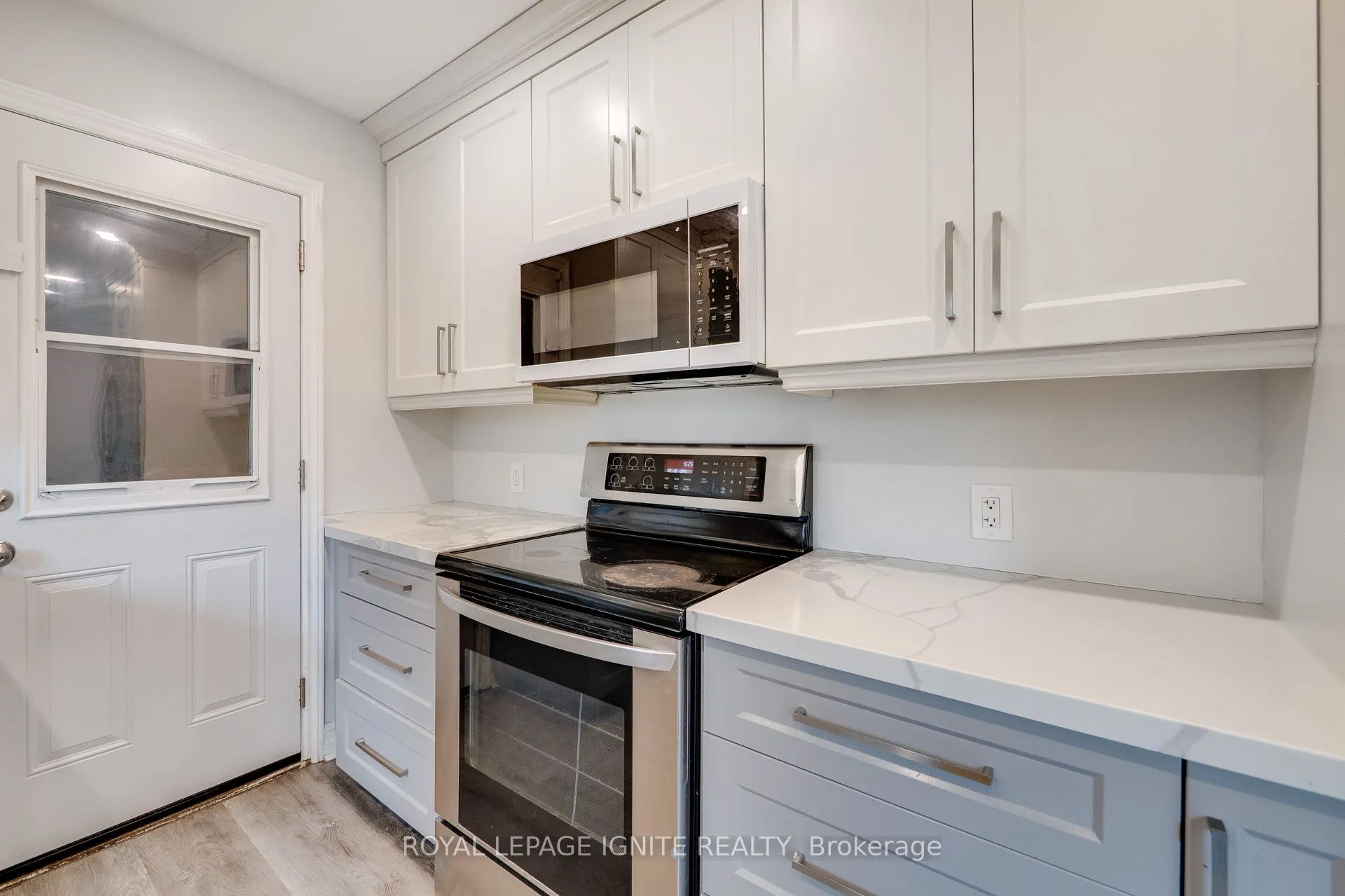 1761 Daleview Crescent