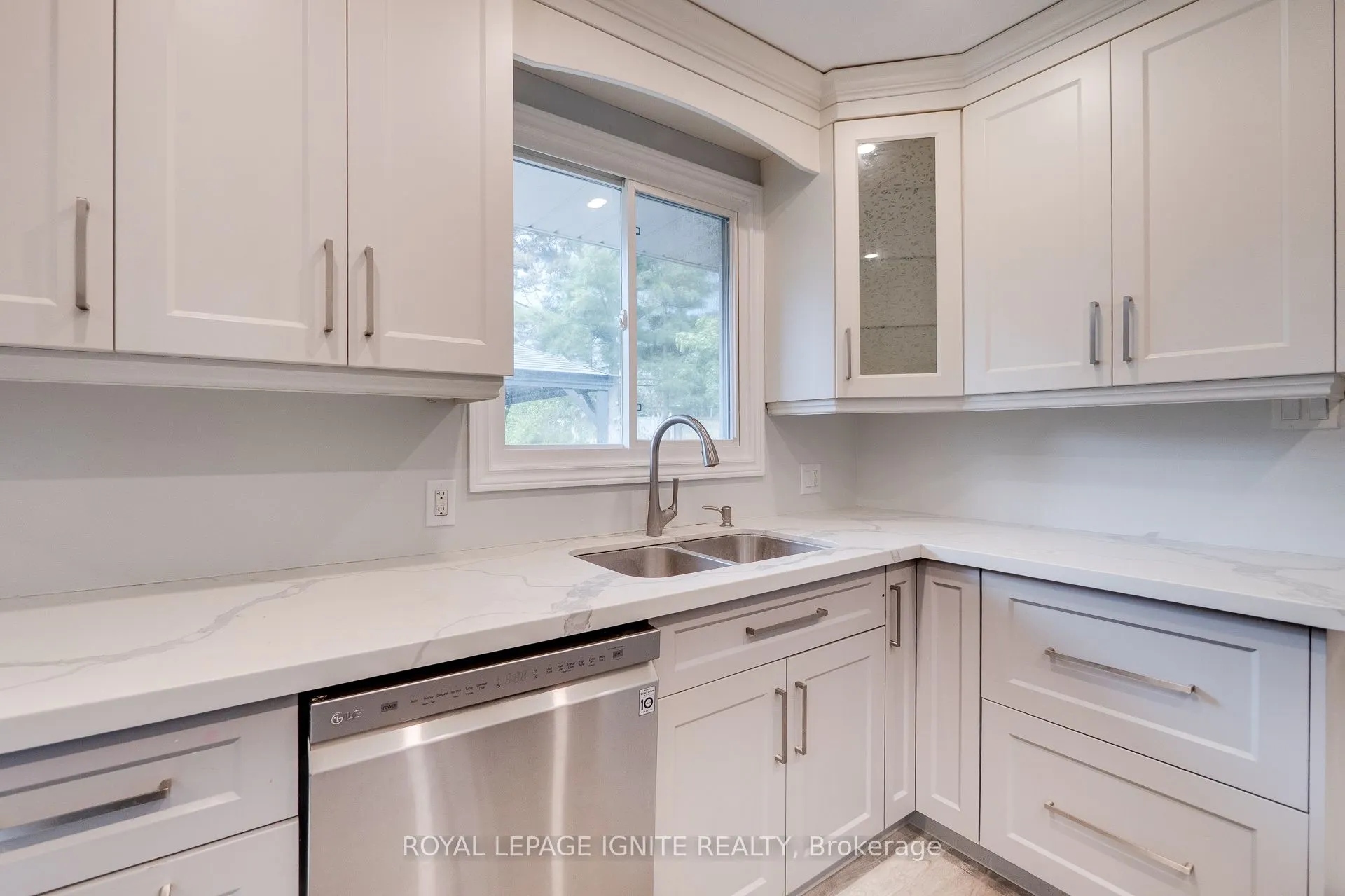 1761 Daleview Crescent
