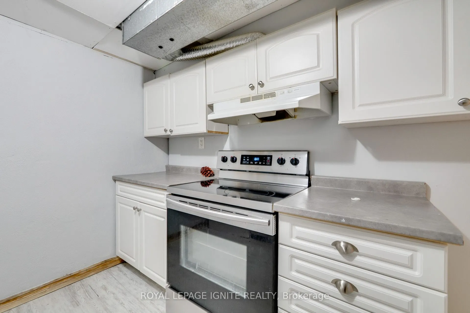 1761 Daleview Crescent