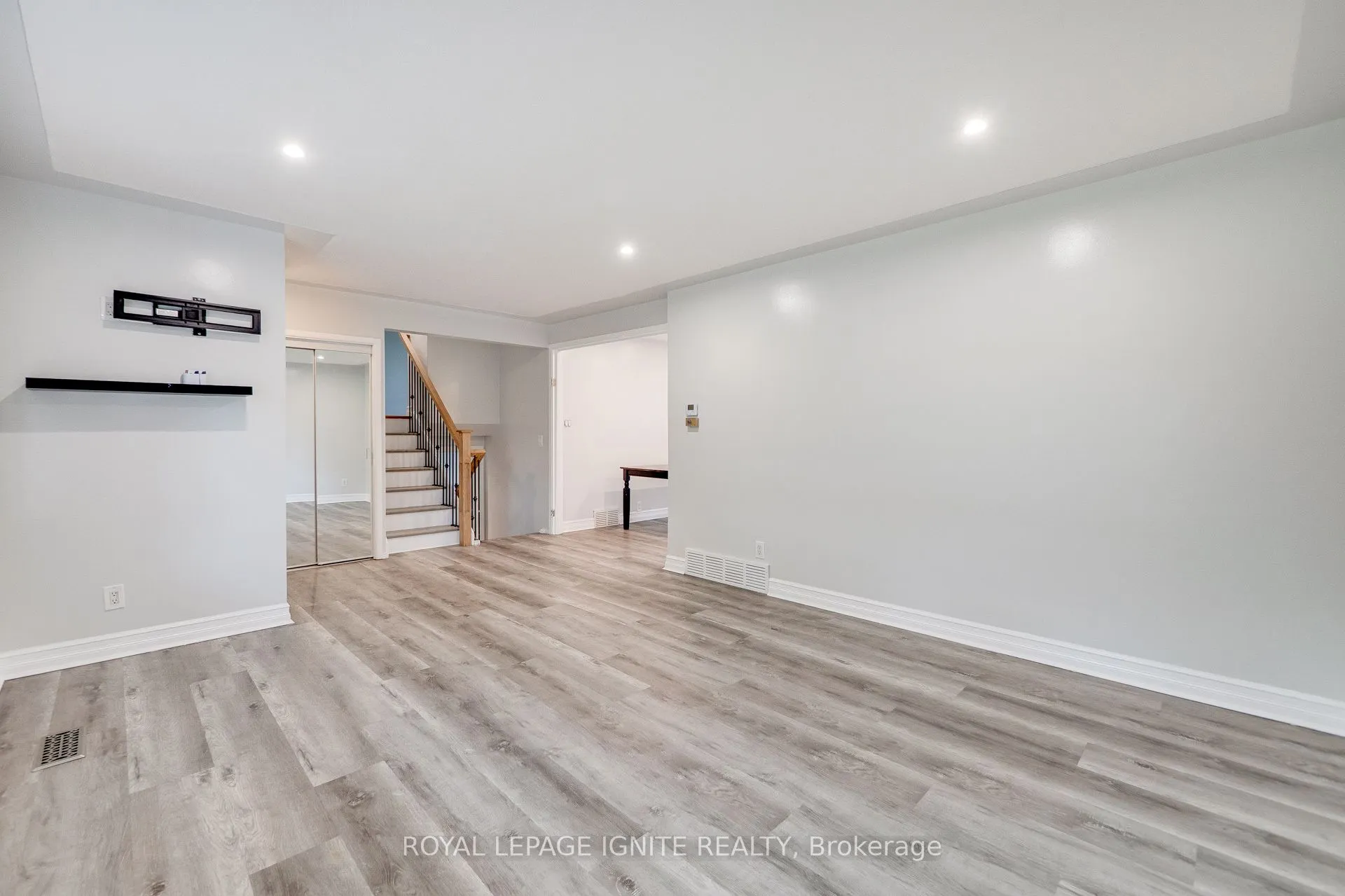 1761 Daleview Crescent