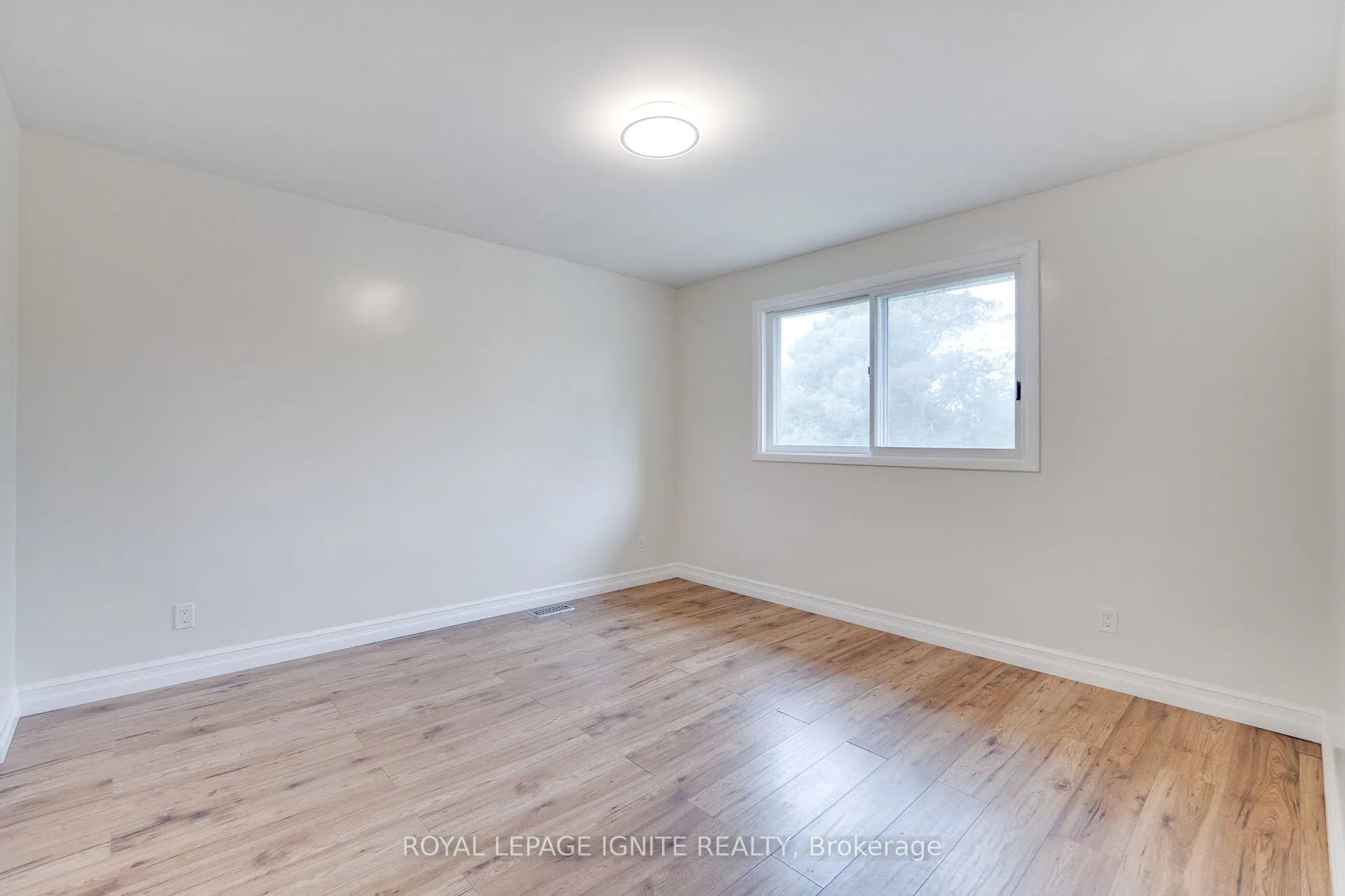 1761 Daleview Crescent
