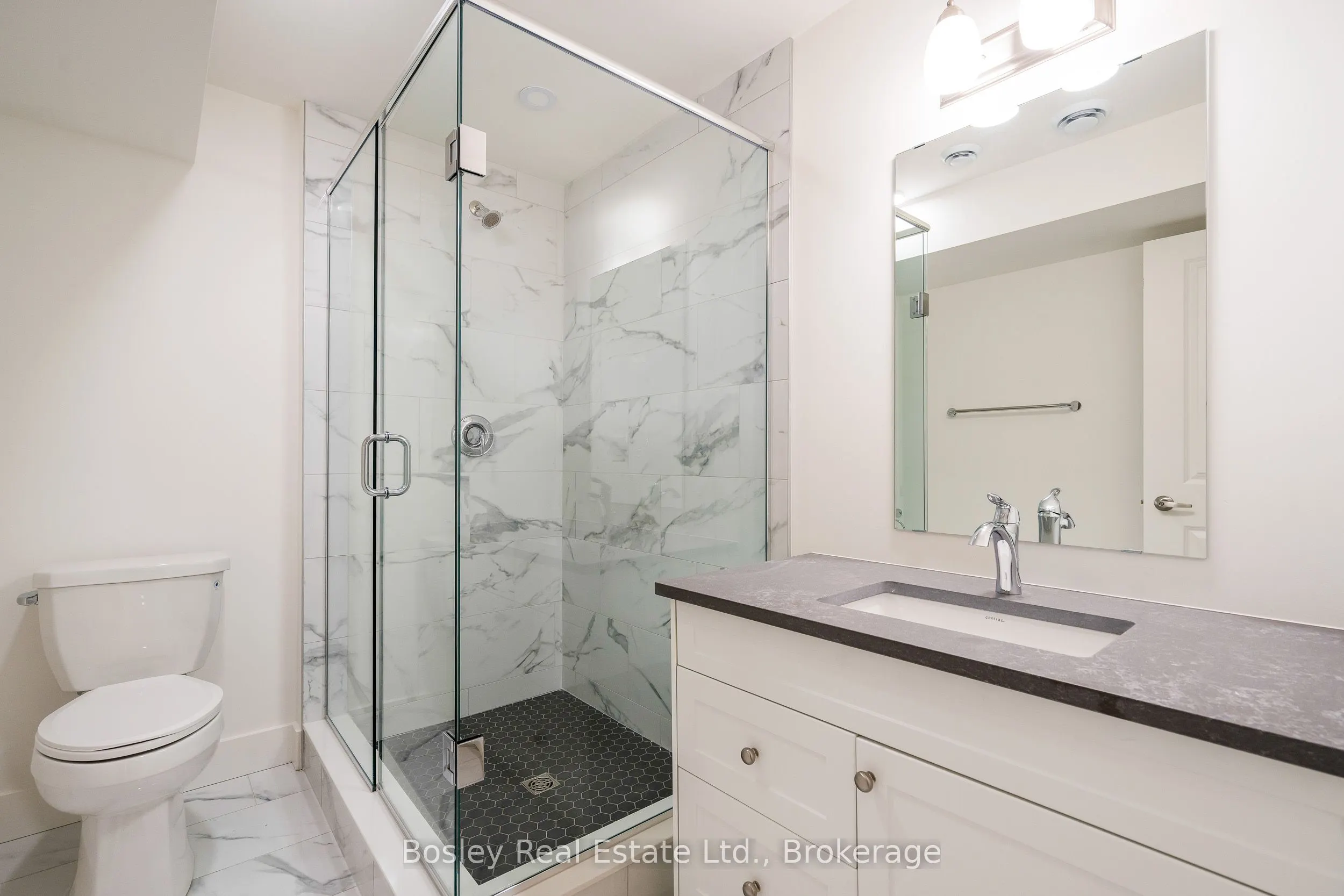 132 WHITE OAK Crescent