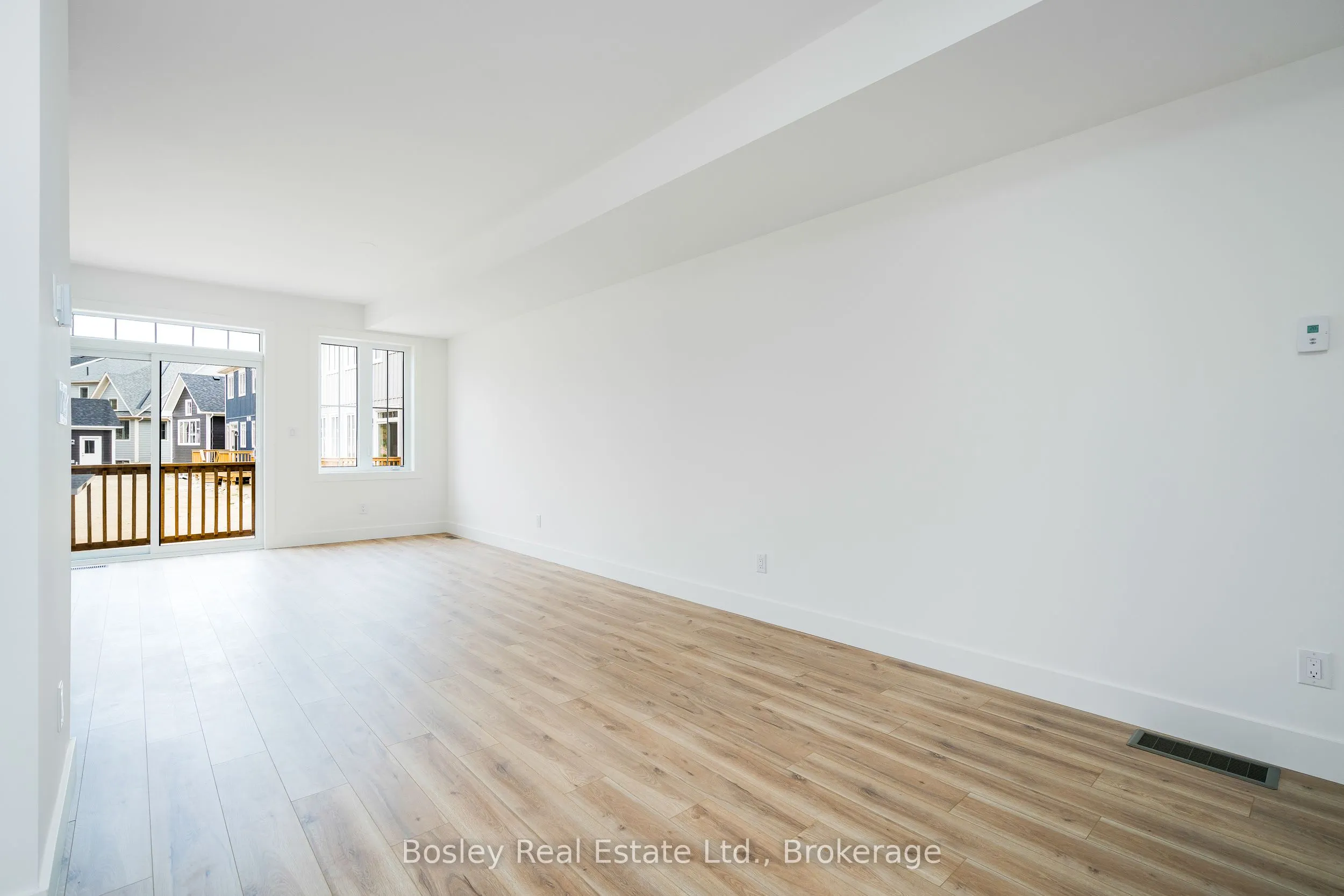 132 WHITE OAK Crescent