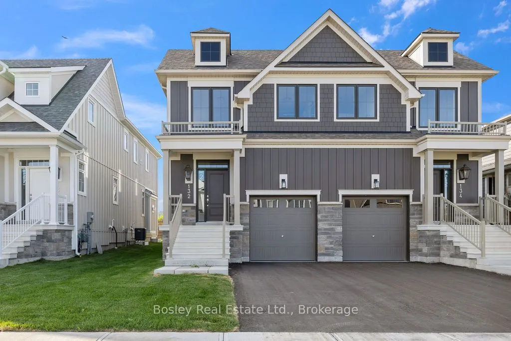 132 WHITE OAK Crescent