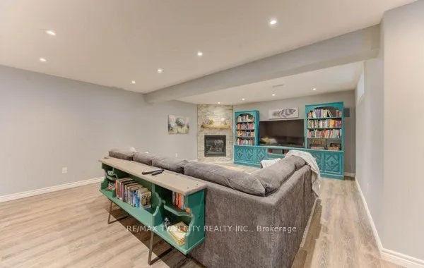 320 Bankside Drive