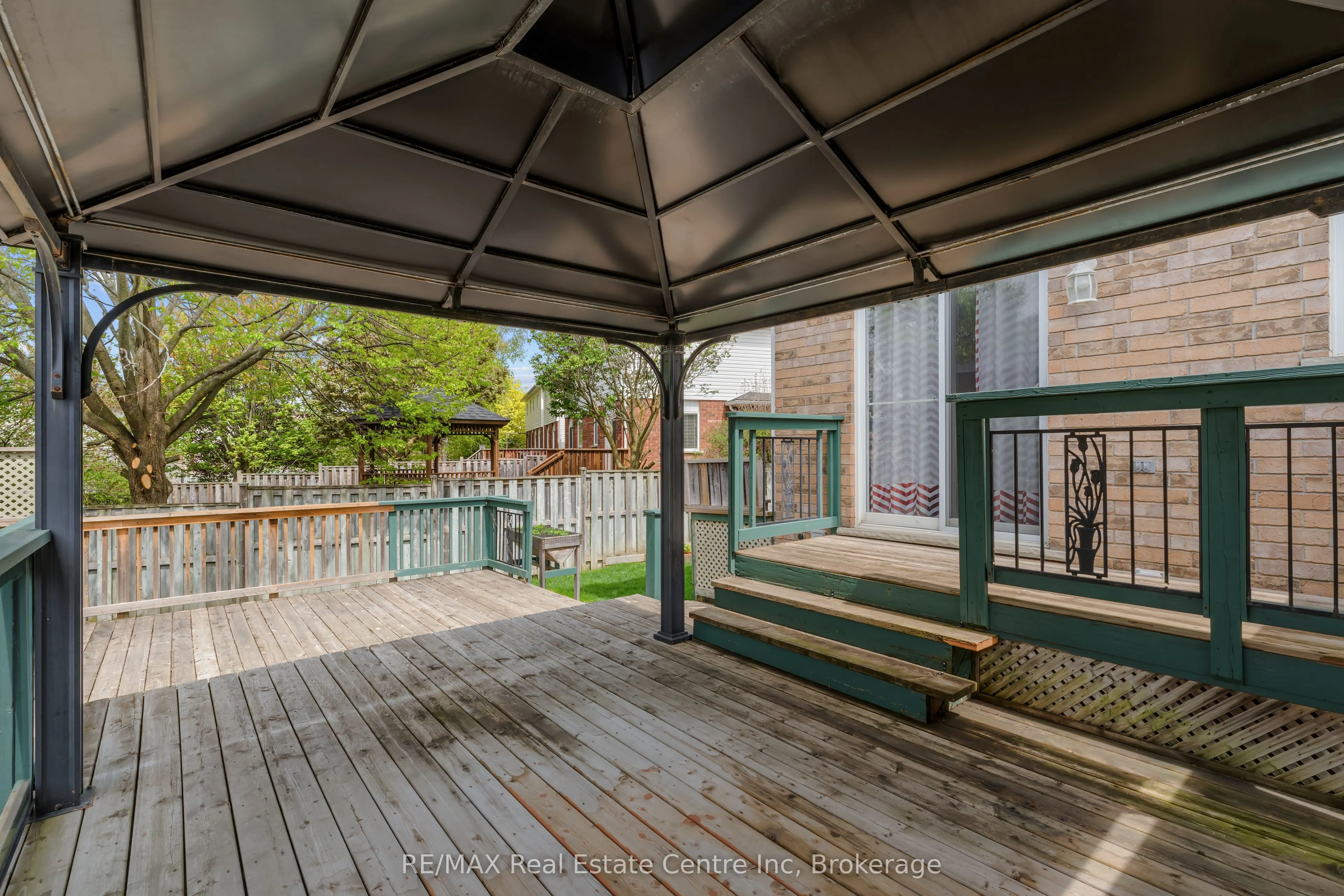 137 Gosling Gardens