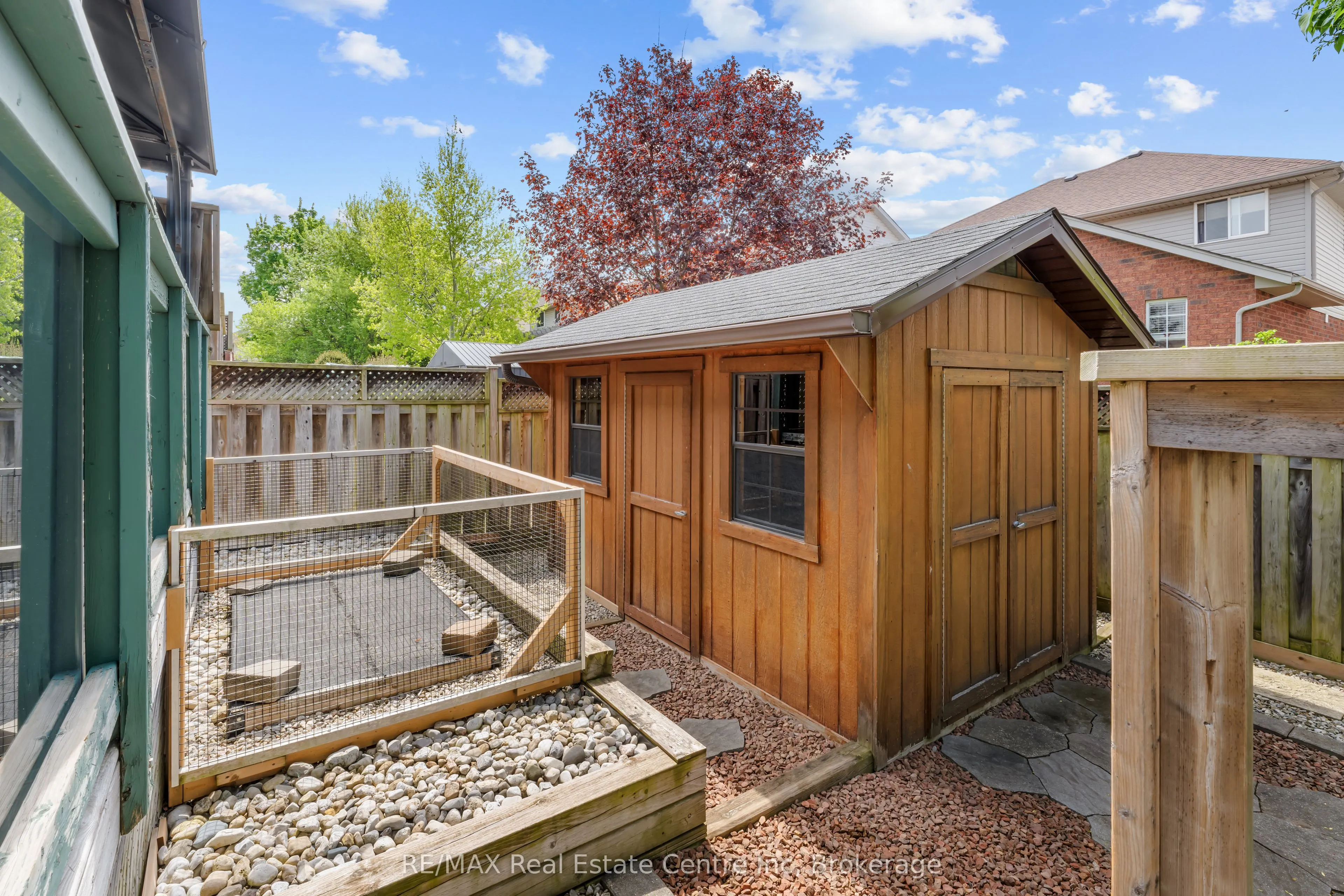 137 Gosling Gardens