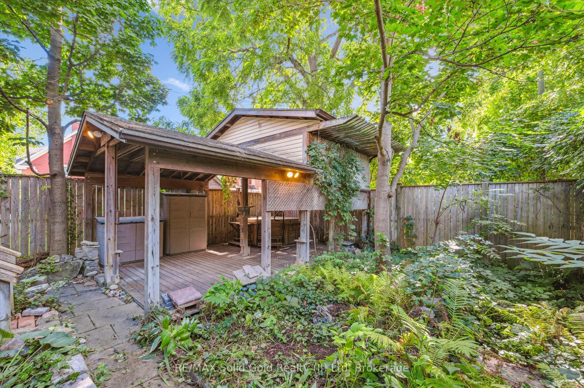 5 Dekay Street